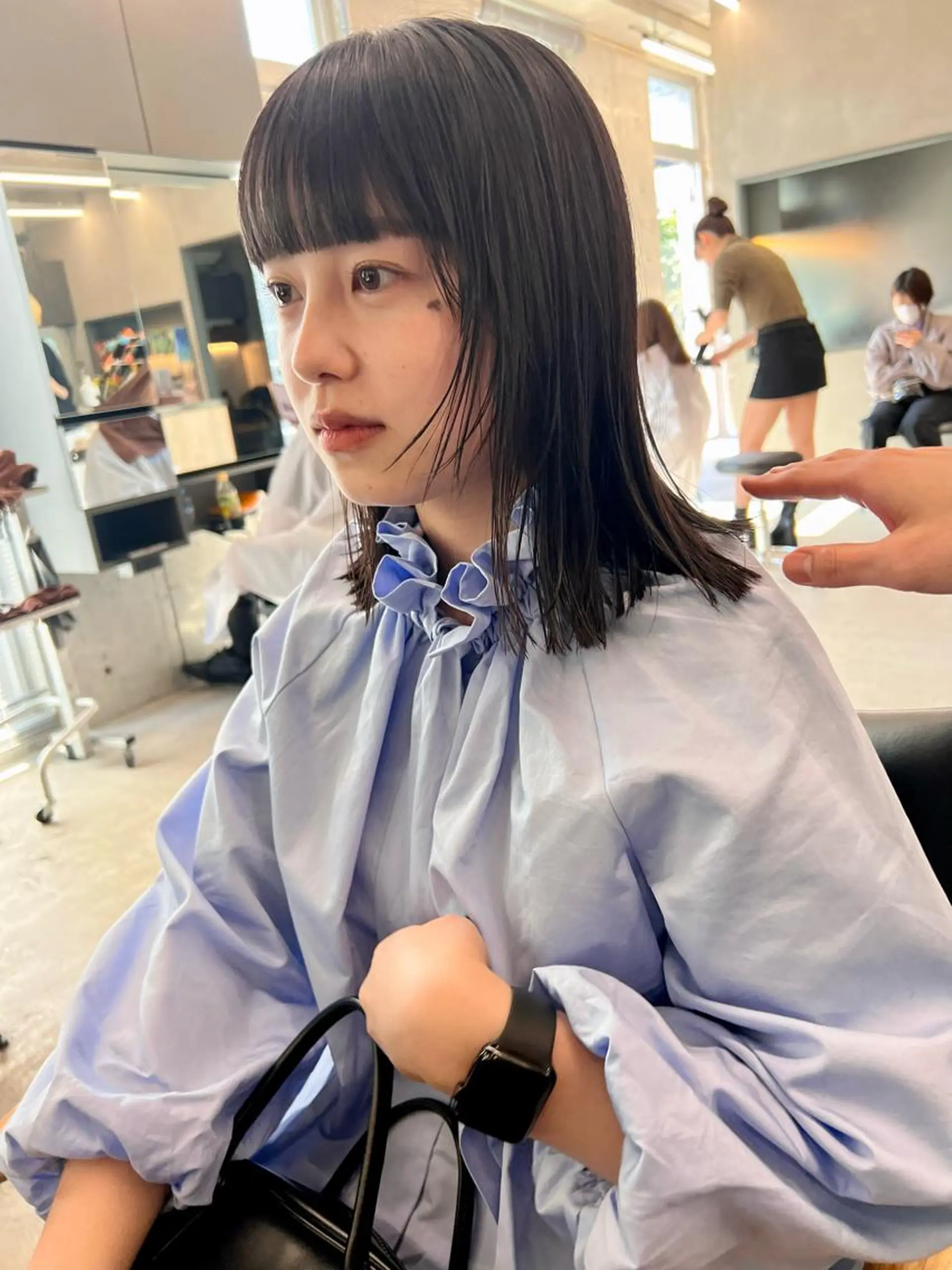 ミディアム 顔周りカット レイヤーカット カット sakoda shunkiのヘアスタイル