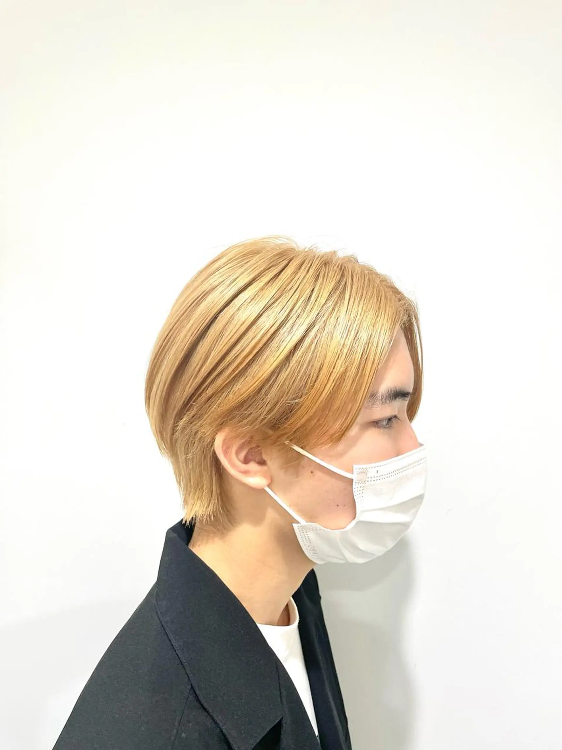 ミディアム カラー ヘアアレンジ メンズ ベージュカラー ミルクティーベージュ カット ヘアカラー トリートメント ヘアセット 顔まわりカット の達人のヘアスタイル