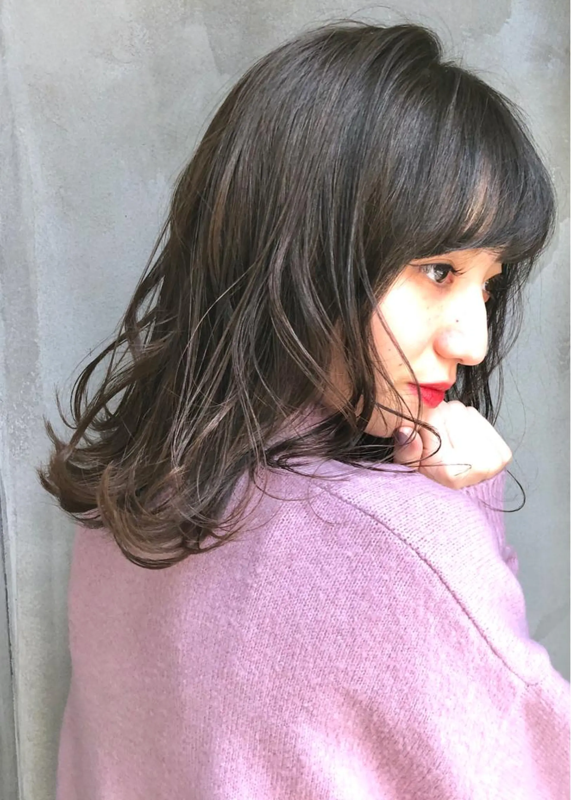 ミディアム カラー アッシュ ベージュカラー 外ハネヘア Mogami Kengoのヘアスタイル