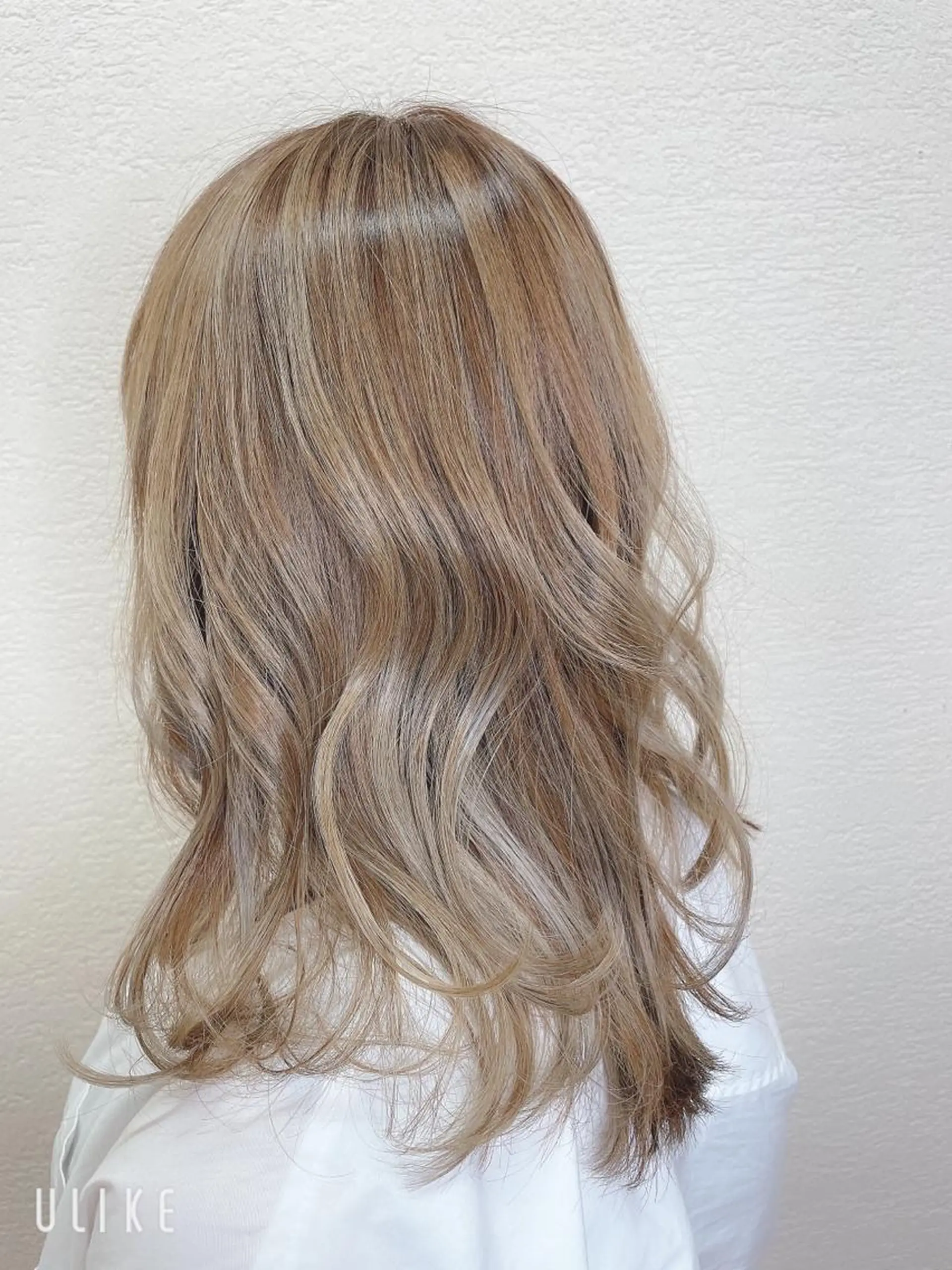 ロング カラー グレージュ ミルクティーグレージュ カット ヘアカラー ❣️モードケイズ塚口 和田一将のヘアスタイル