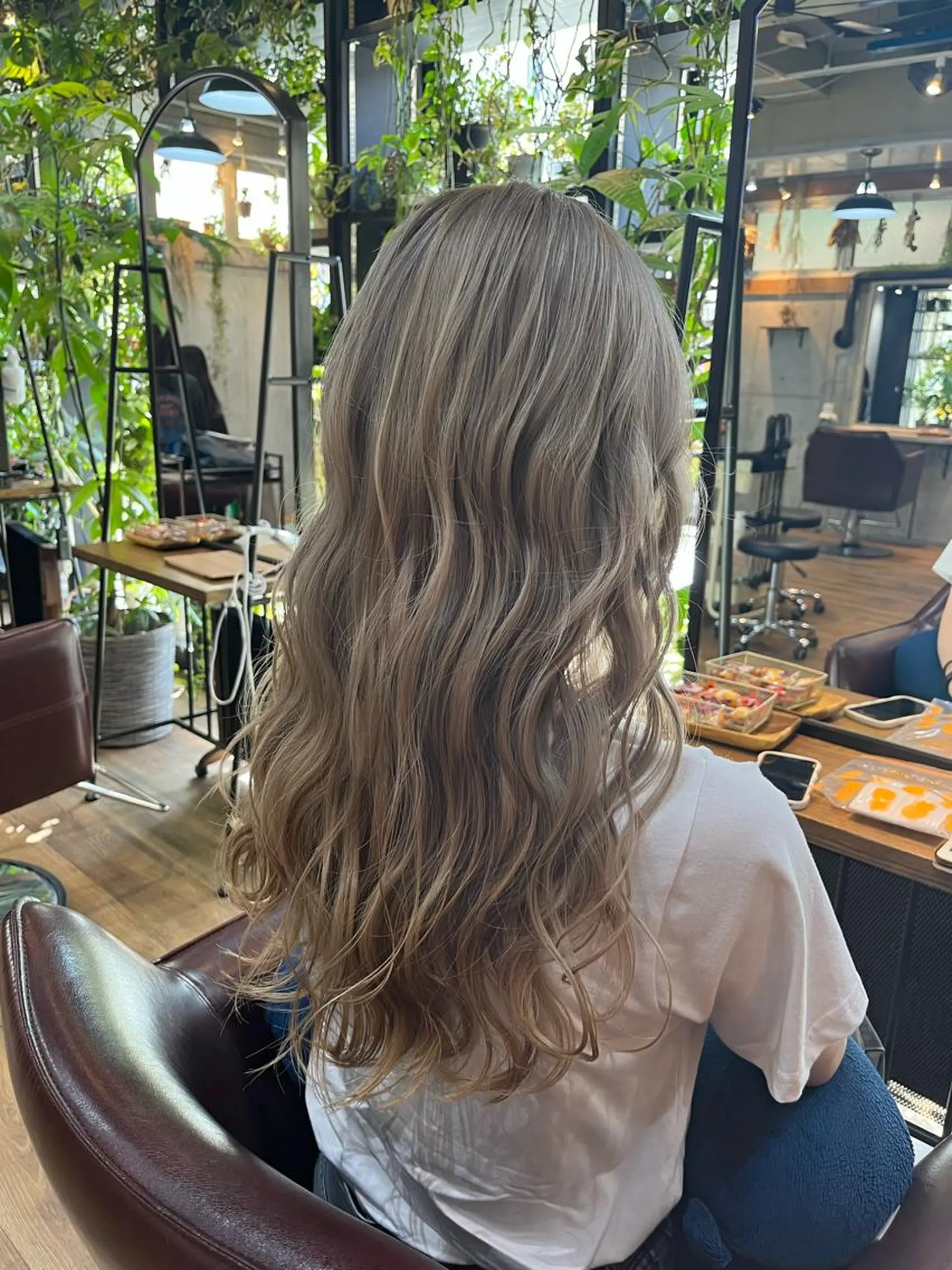 ロング カラー ベージュカラー ダブルカラー ミルクティーベージュ Trill所属・縮毛矯正/髪質改善 /SATOKOのヘアスタイル