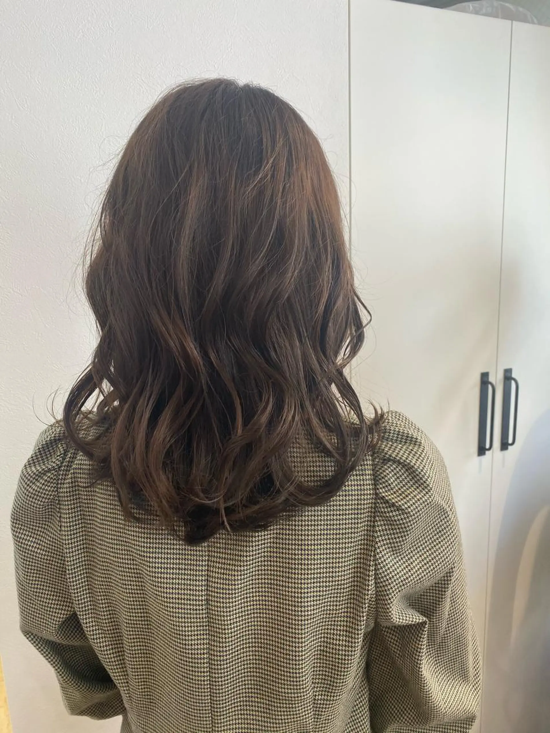ミディアム カラー イルミナカラー カット ヘアカラー トリートメント Kazu .Kのヘアスタイル
