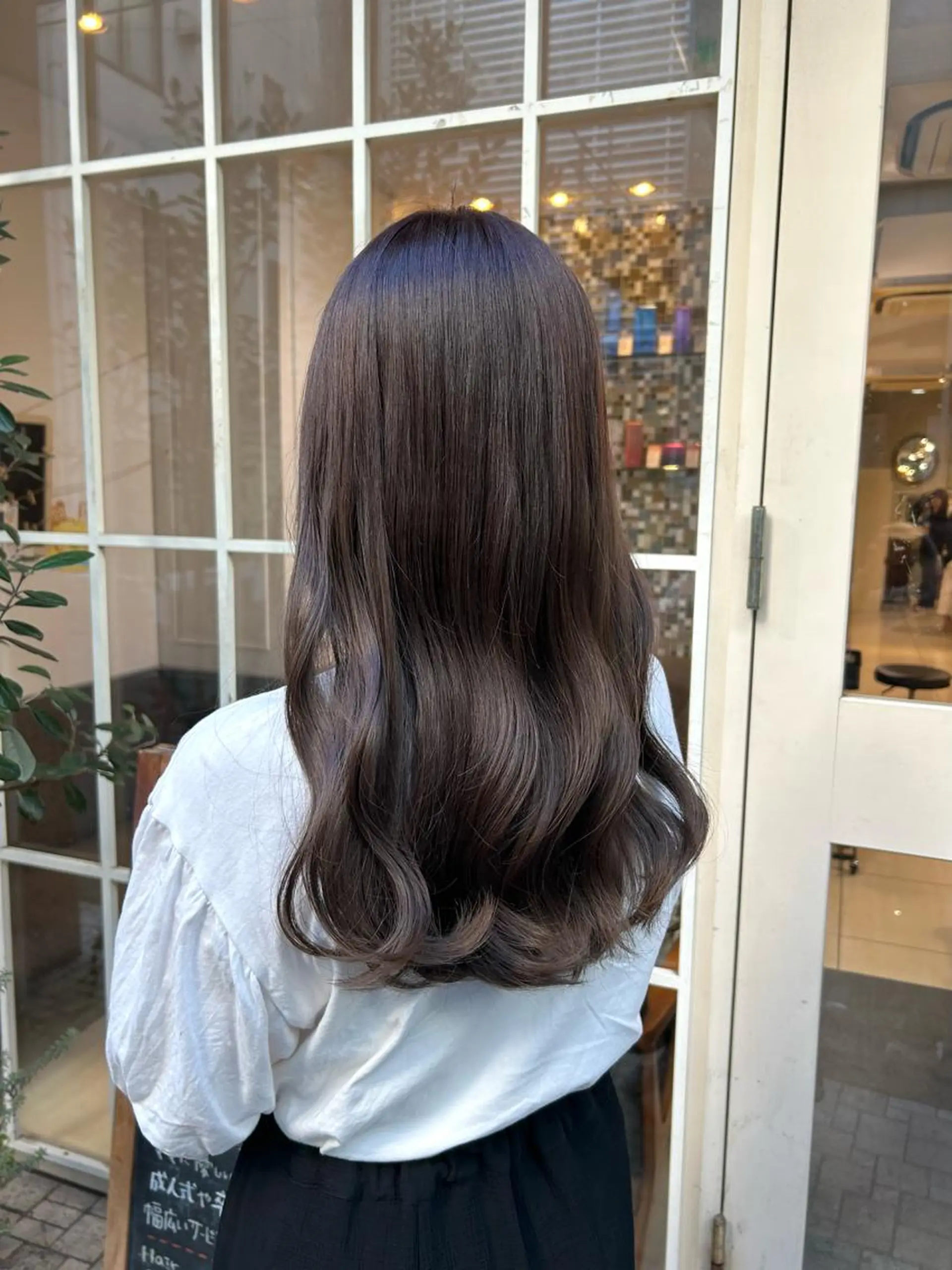 カラー moeka 表参道のヘアスタイル