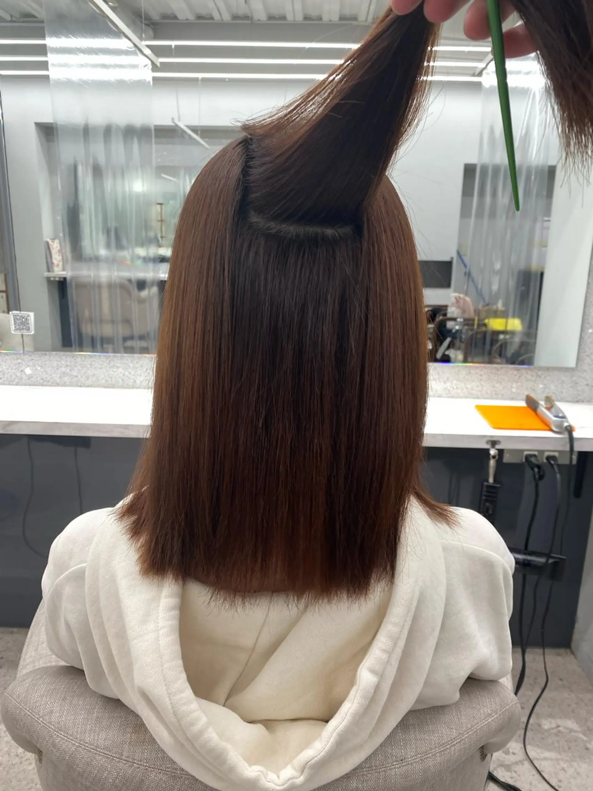 ミディアム パーマ ヘアカラー 縮毛矯正 京都レイヤーカット/ 縮毛矯正/羽柴りくのヘアスタイル