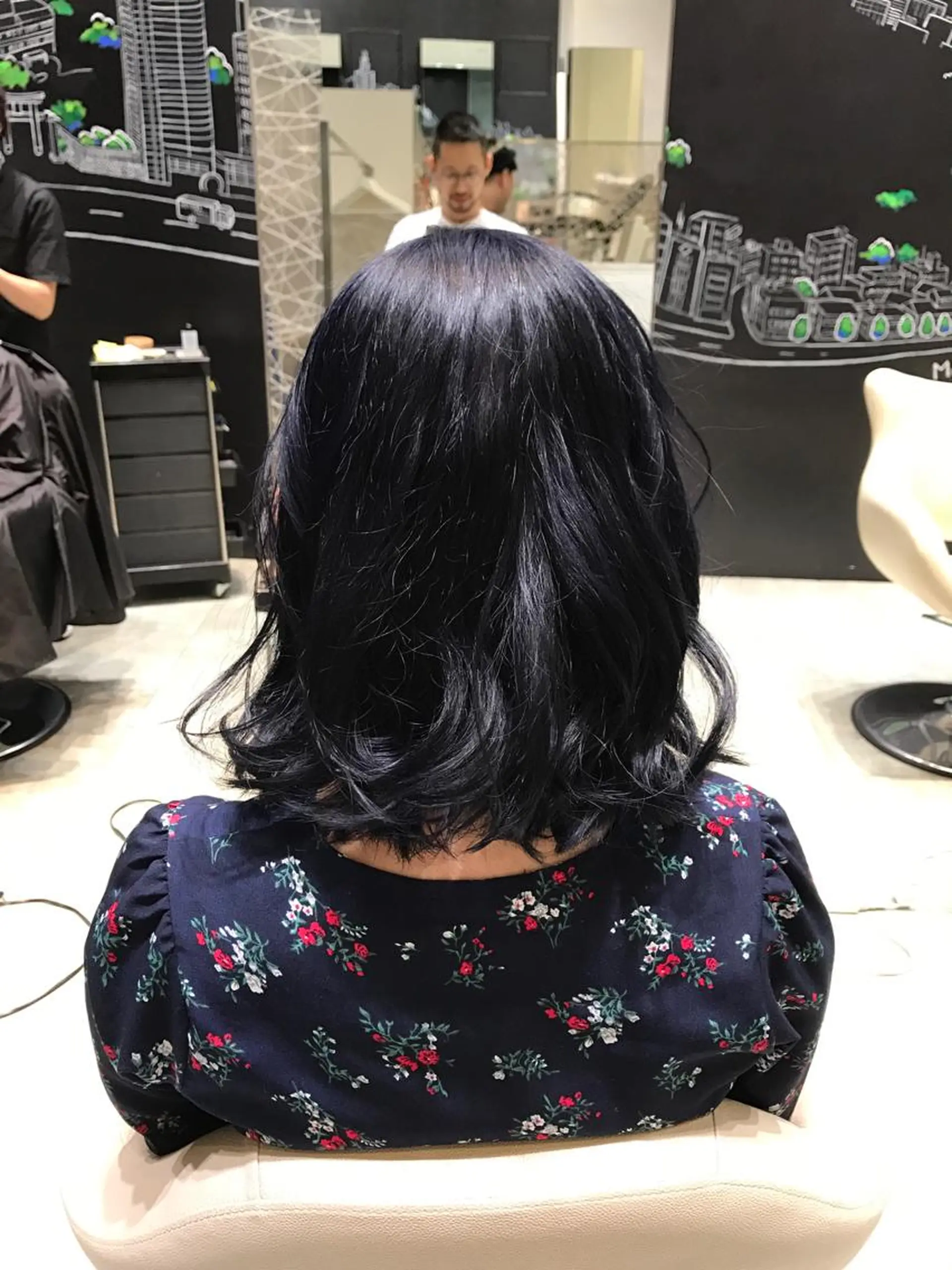 ミディアム カラー ヘアアレンジ ネイビーカラー Re:ta KANZOのヘアスタイル