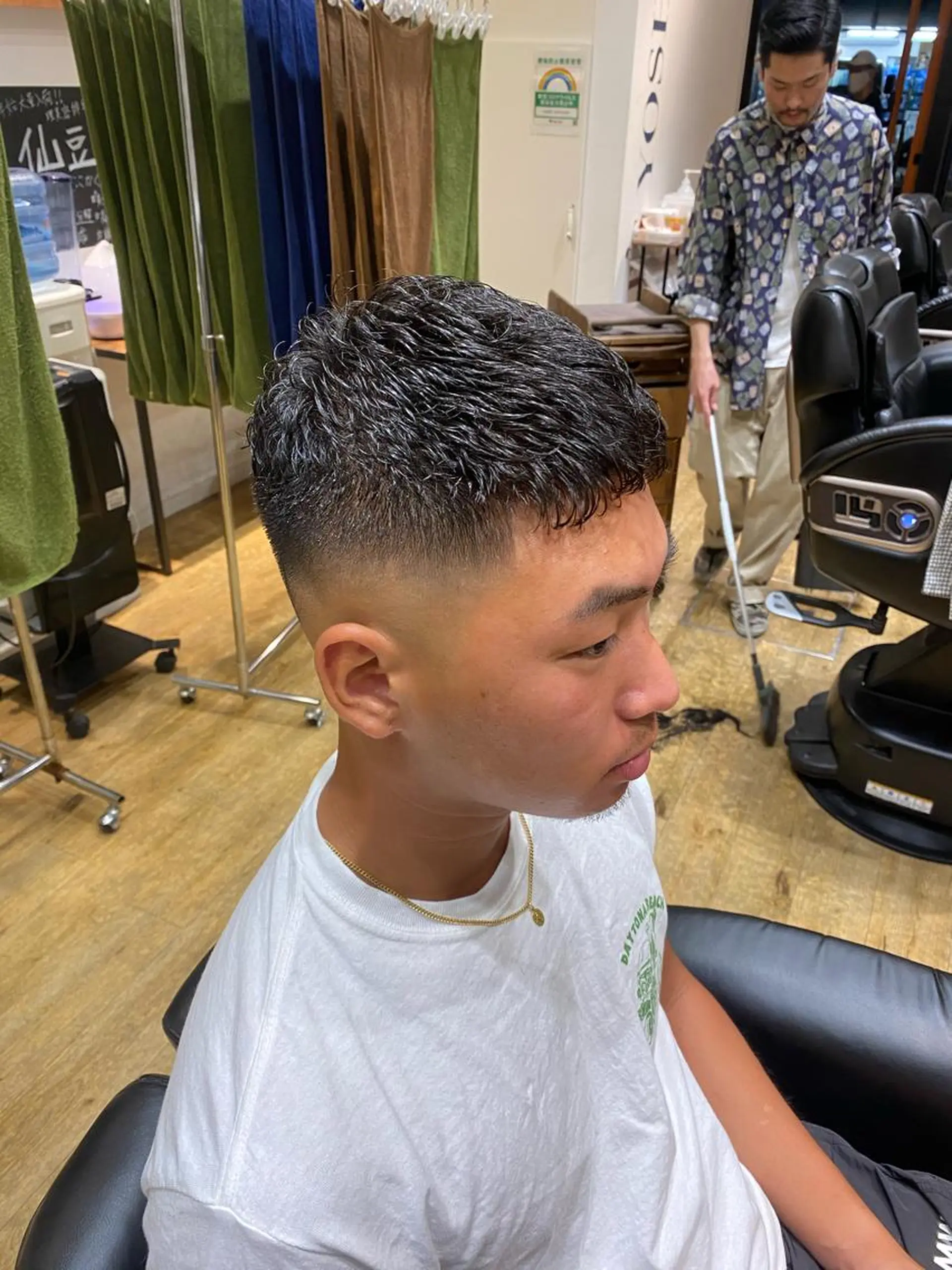 パーマ メンズ フェードカット 濡れパン スキンフェード HAIRS YOSHIOKA所属・ヘアーズヨシオカ MENSヒゲ脱毛のエステ・リラクイメージ