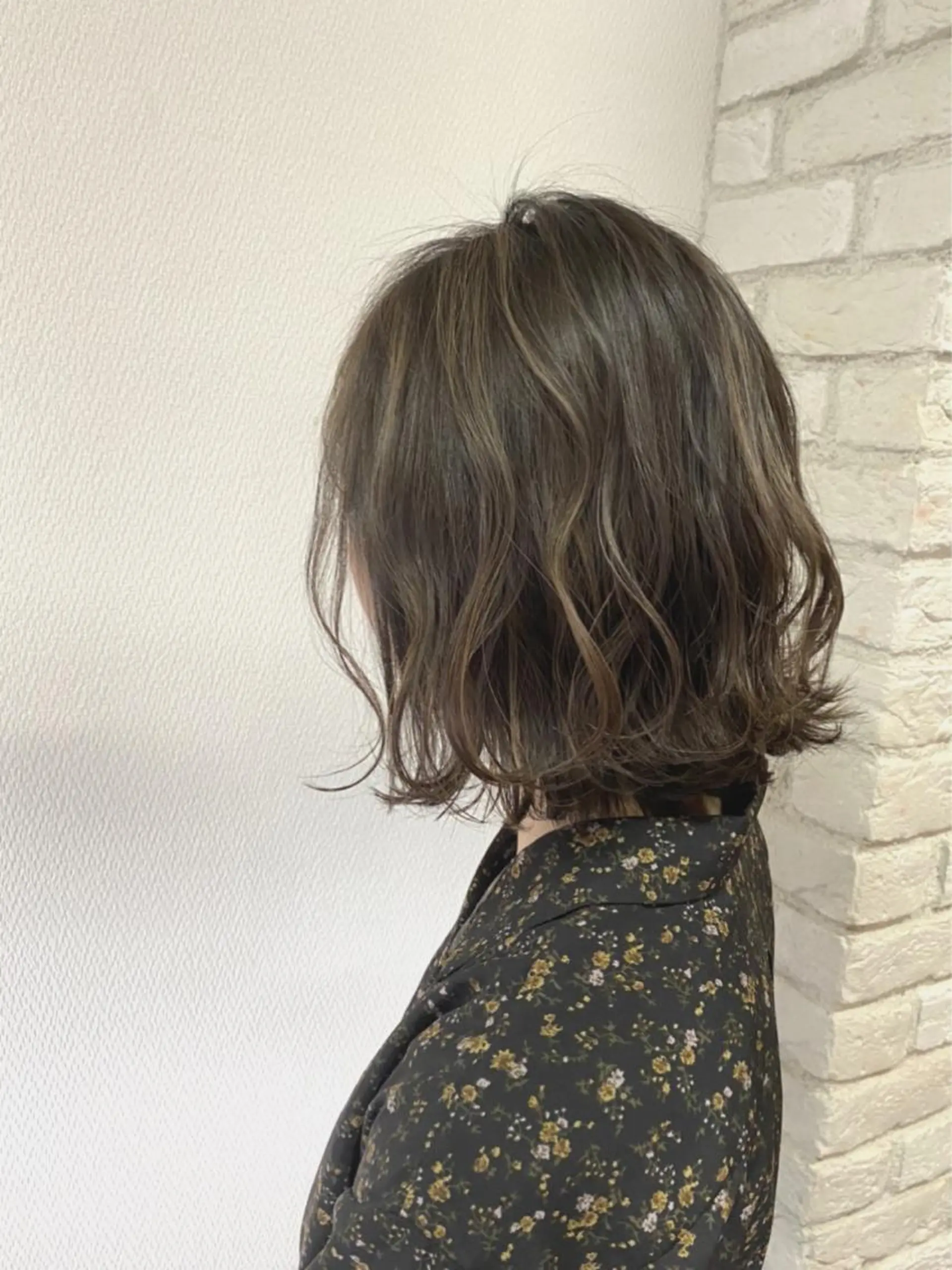 ミディアム 山本 茉希のヘアスタイル