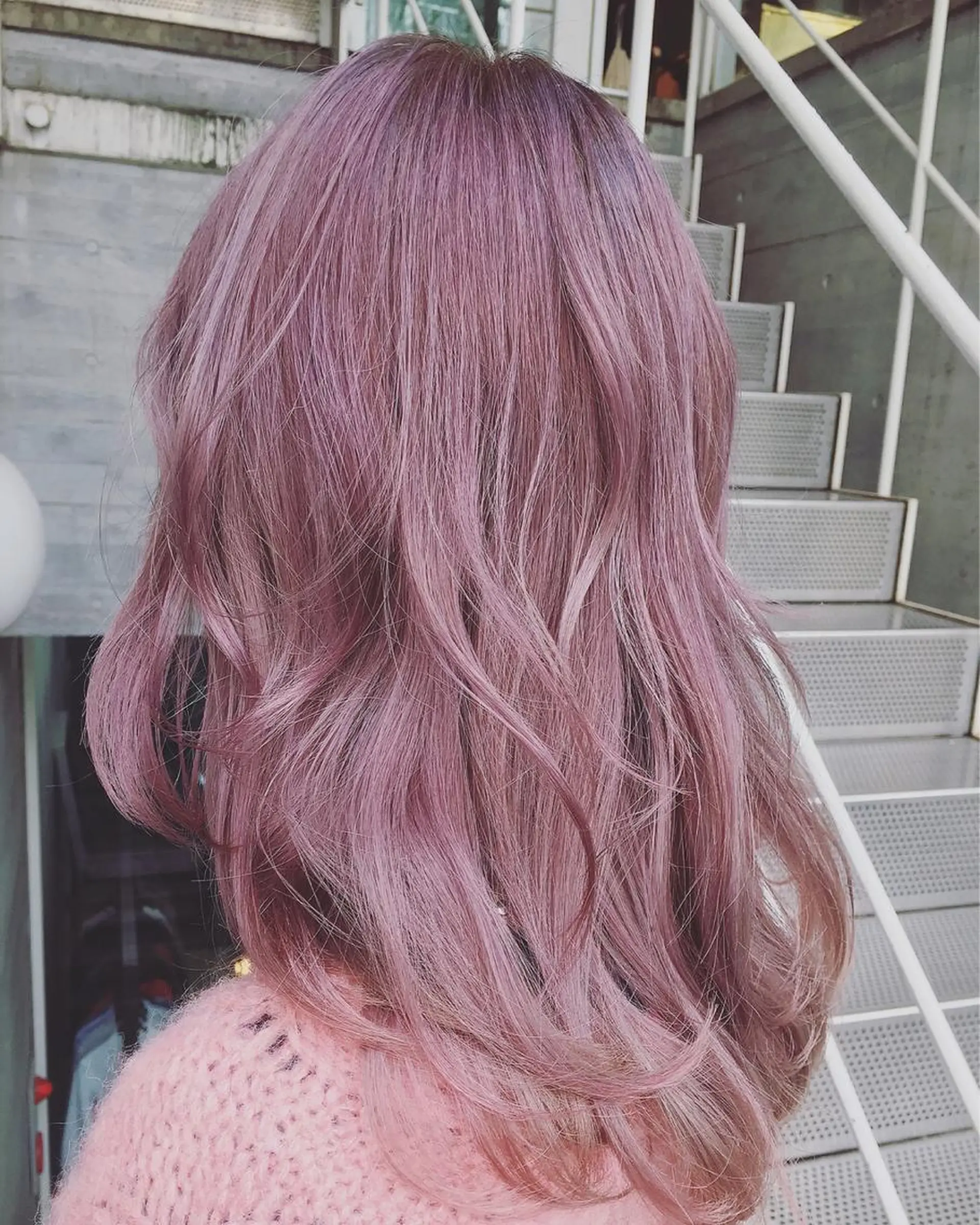 セミロング カラー ピンクカラー コールネックスザサロン所属・白髪ぼかし×デザイン 🕊️🫧ホウジョウのヘアスタイル