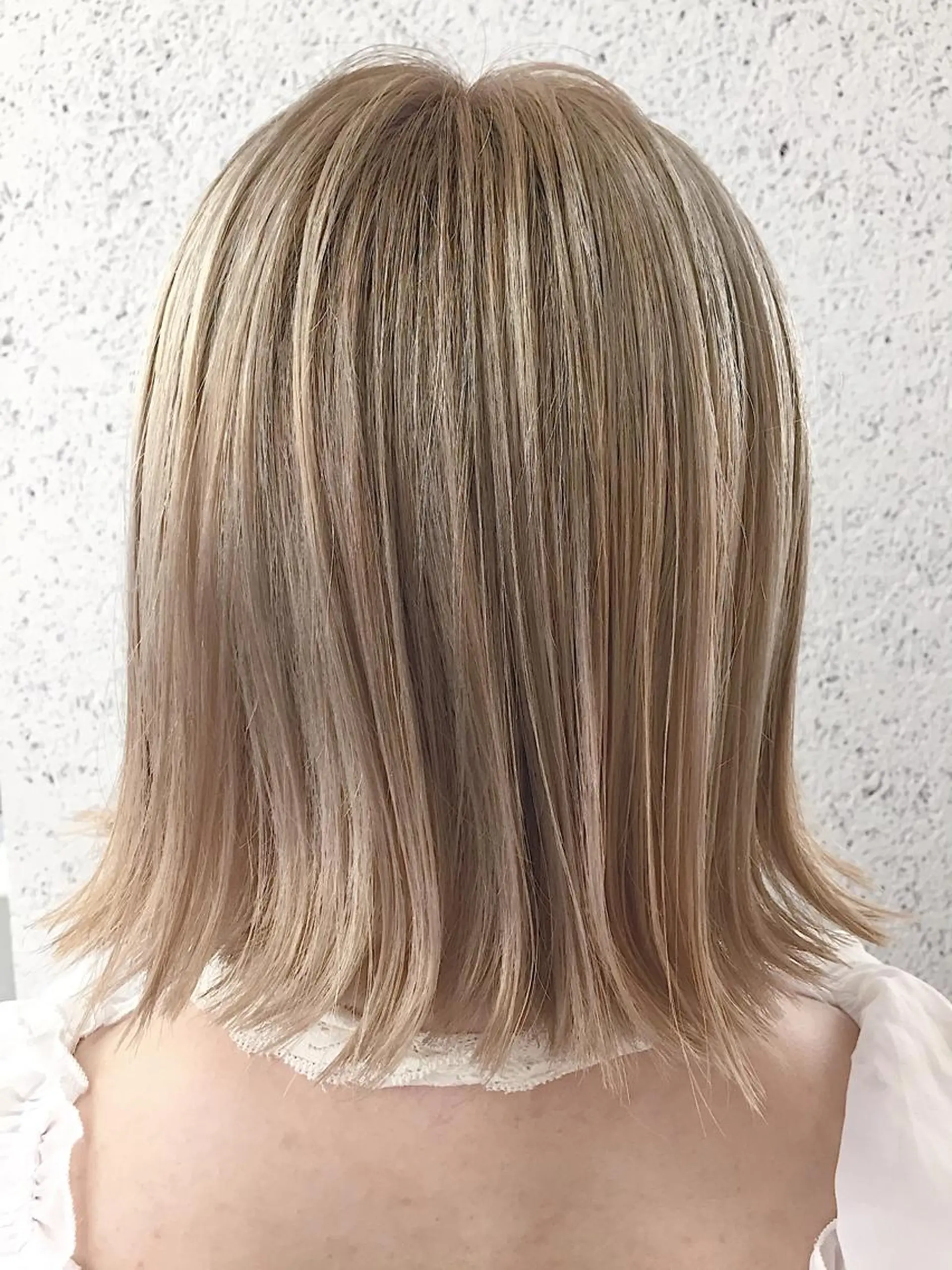 ミディアム カラー ヘアアレンジ ベージュカラー ブリーチ ケアブリーチ ミルクティーベージュ ヘアカラー トリートメント ヘアセット ✨ハイクオリティ✨ 山本香也のヘアスタイル