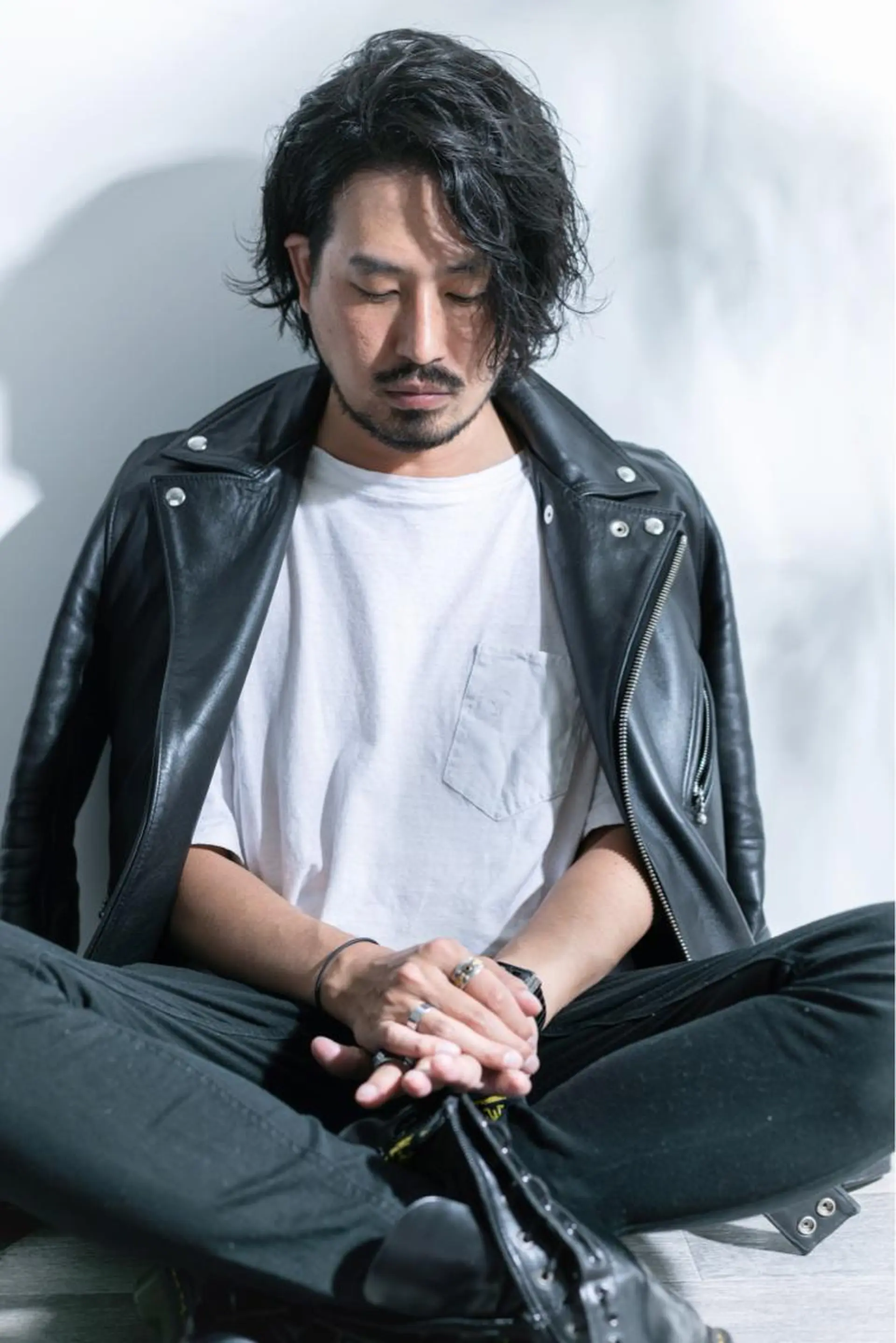 ミディアム カラー パーマ メンズ カット ヘアカラー トリートメント メンズNO.1口コミ 高評価🟡三澤拓海✅のヘアスタイル