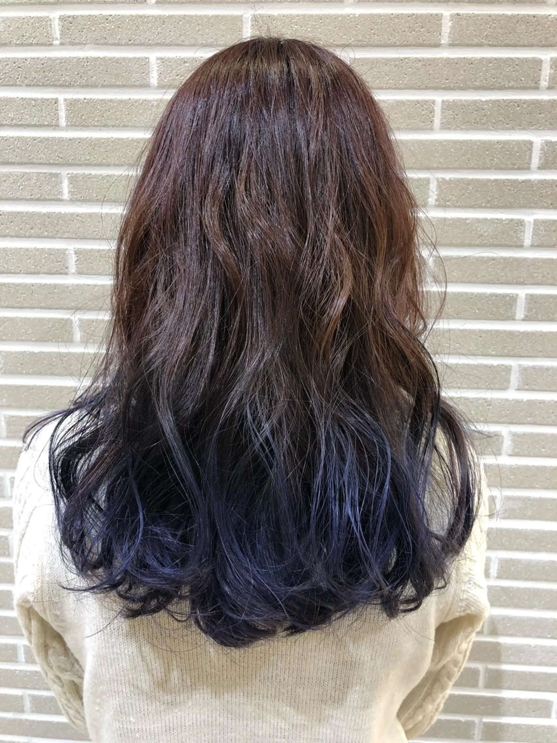 セミロング カラー ヘアアレンジ ブルーカラー グラデーションカラー バイオレットカラー ヘアカラー トリートメント 山北 咲子のヘアスタイル