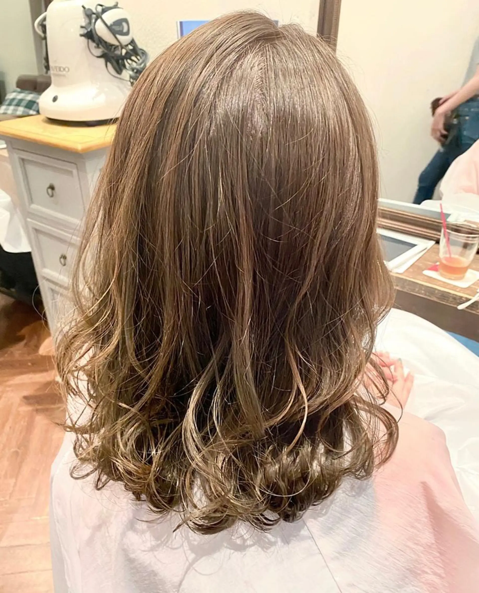 ミディアム カラー グレージュ オリーブグレージュ オリーブグレー 🌈🌸あおき みちる🌟💗のヘアスタイル