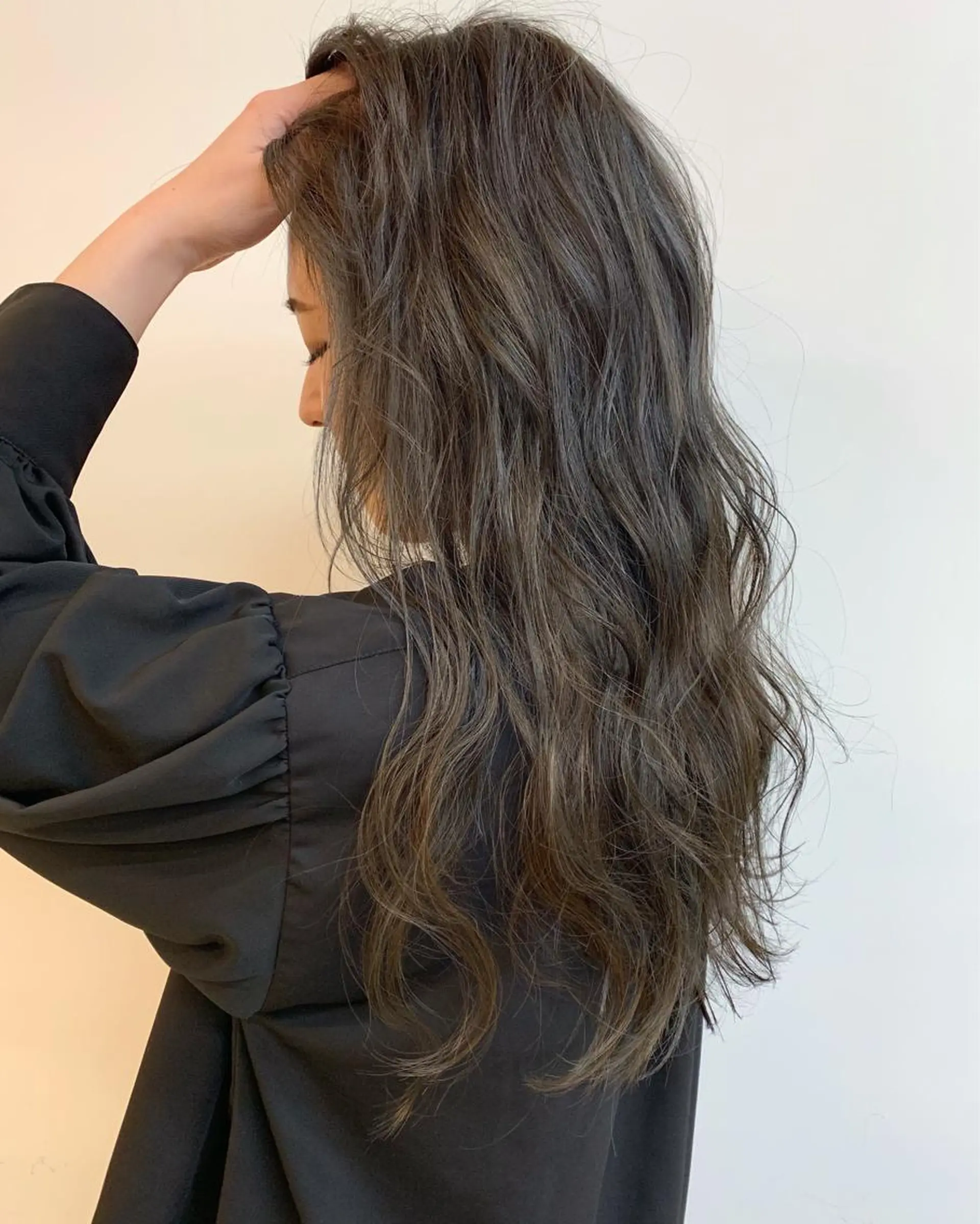 ロング 透明感/オリーブ/ グレージュ/YUKAのヘアスタイル