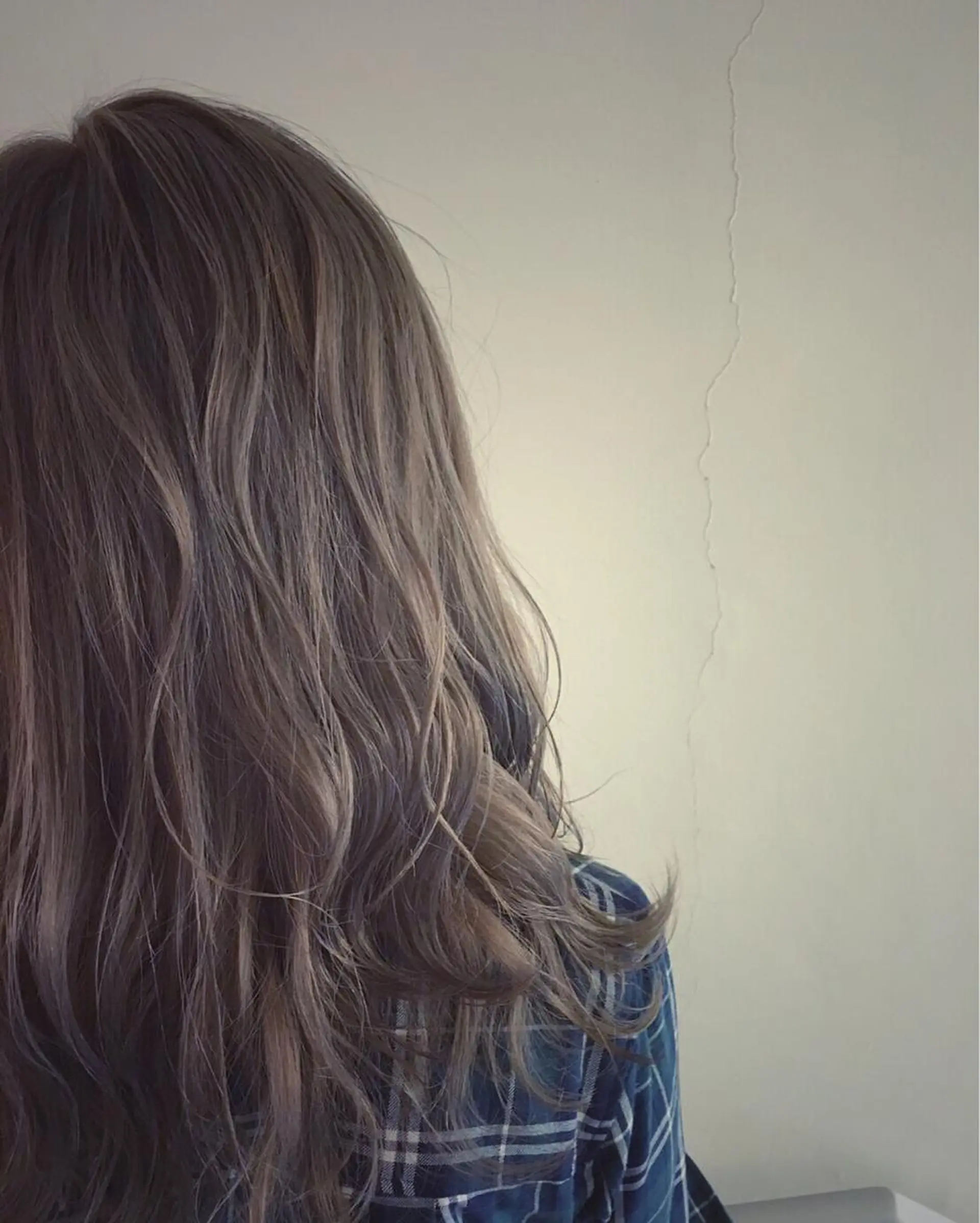 ミディアム 加藤 利基のヘアスタイル