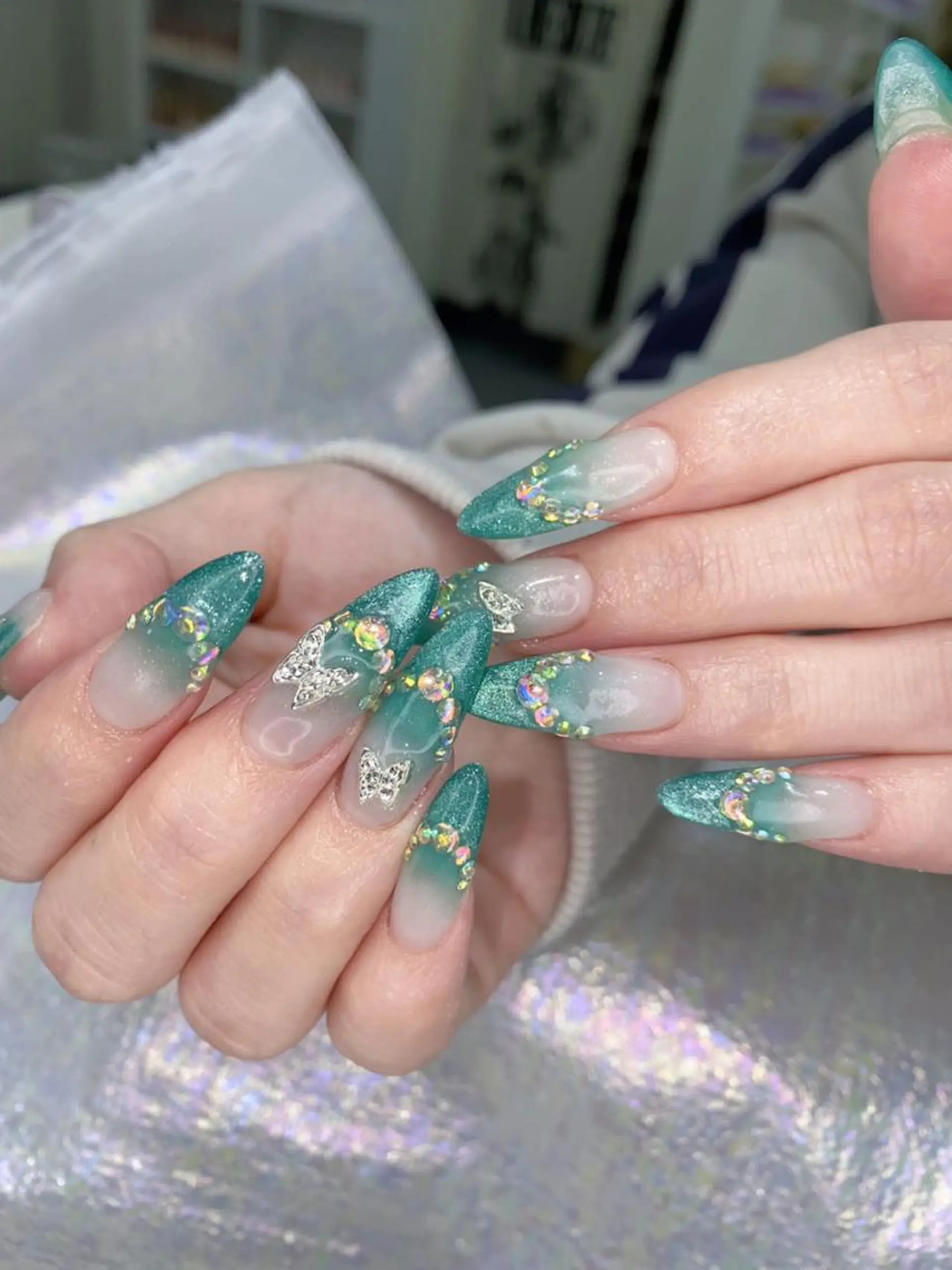 ネイル アートネイル 長さ出し ネイルチップ Queens momoのネイルデザイン