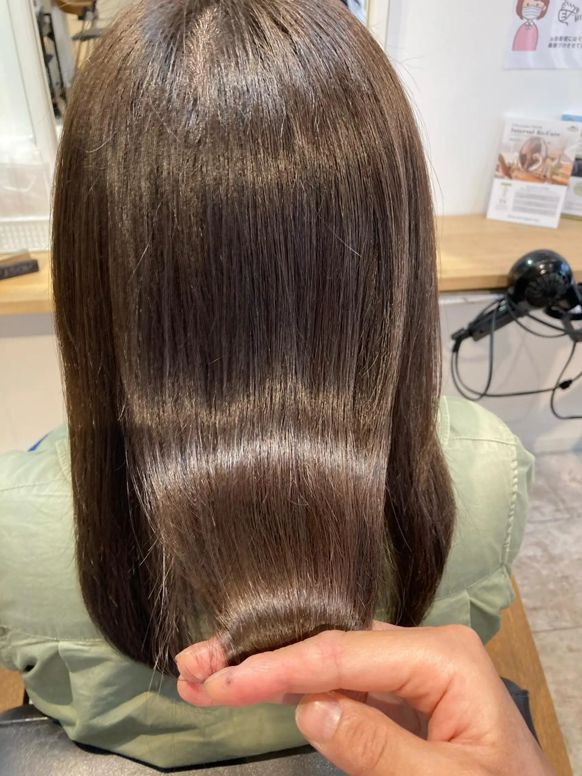 ミディアム カラー グレージュ オリーブグレージュ オリーブグレー en't所属・【女性指名No.1】 西口直子のヘアスタイル