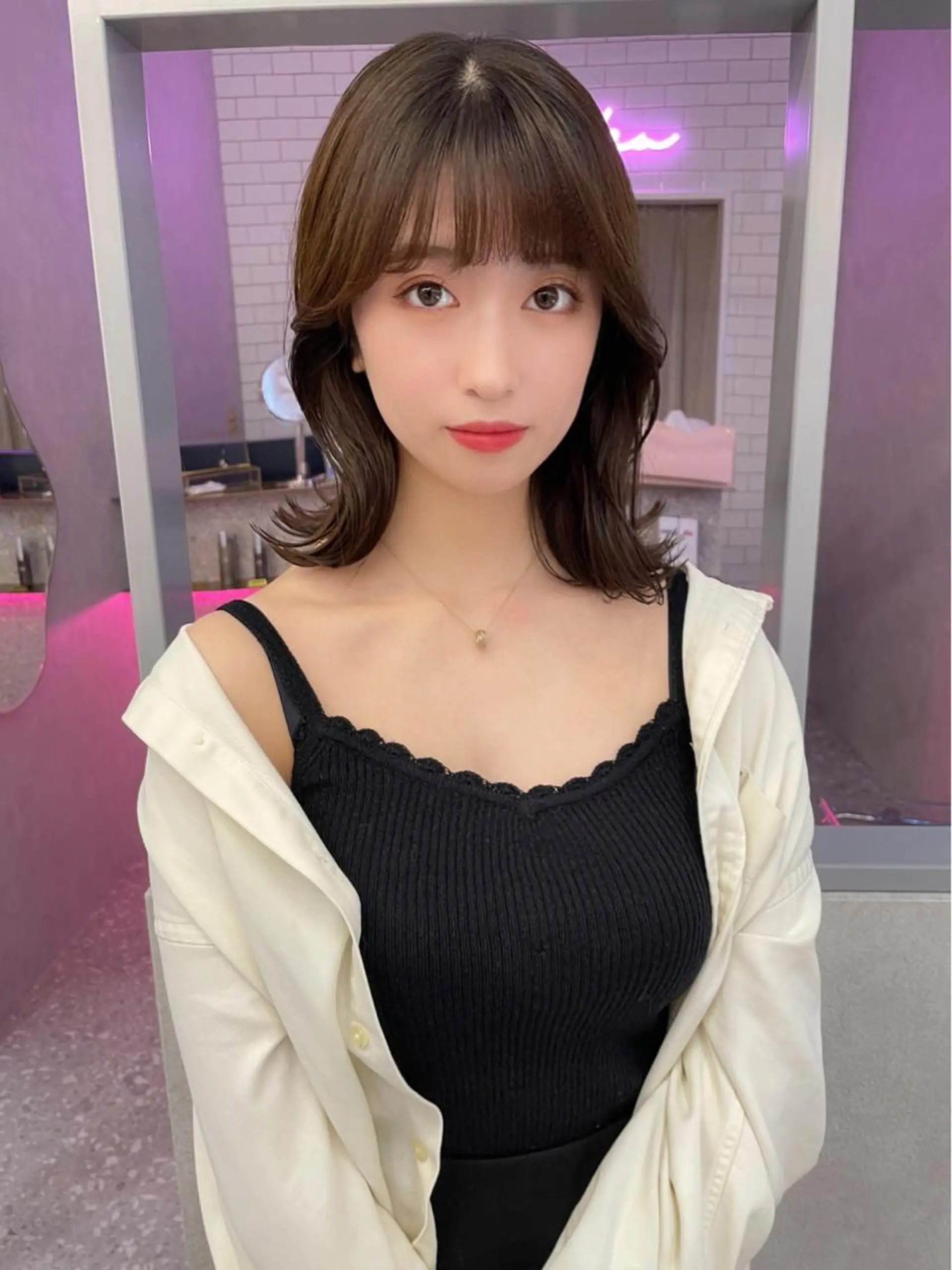 ミディアム 韓国風カラー くびれヘア エクステ 髪質改善 韓国風ヘア カット Lond  mare 🦋ayana🦋のヘアスタイル