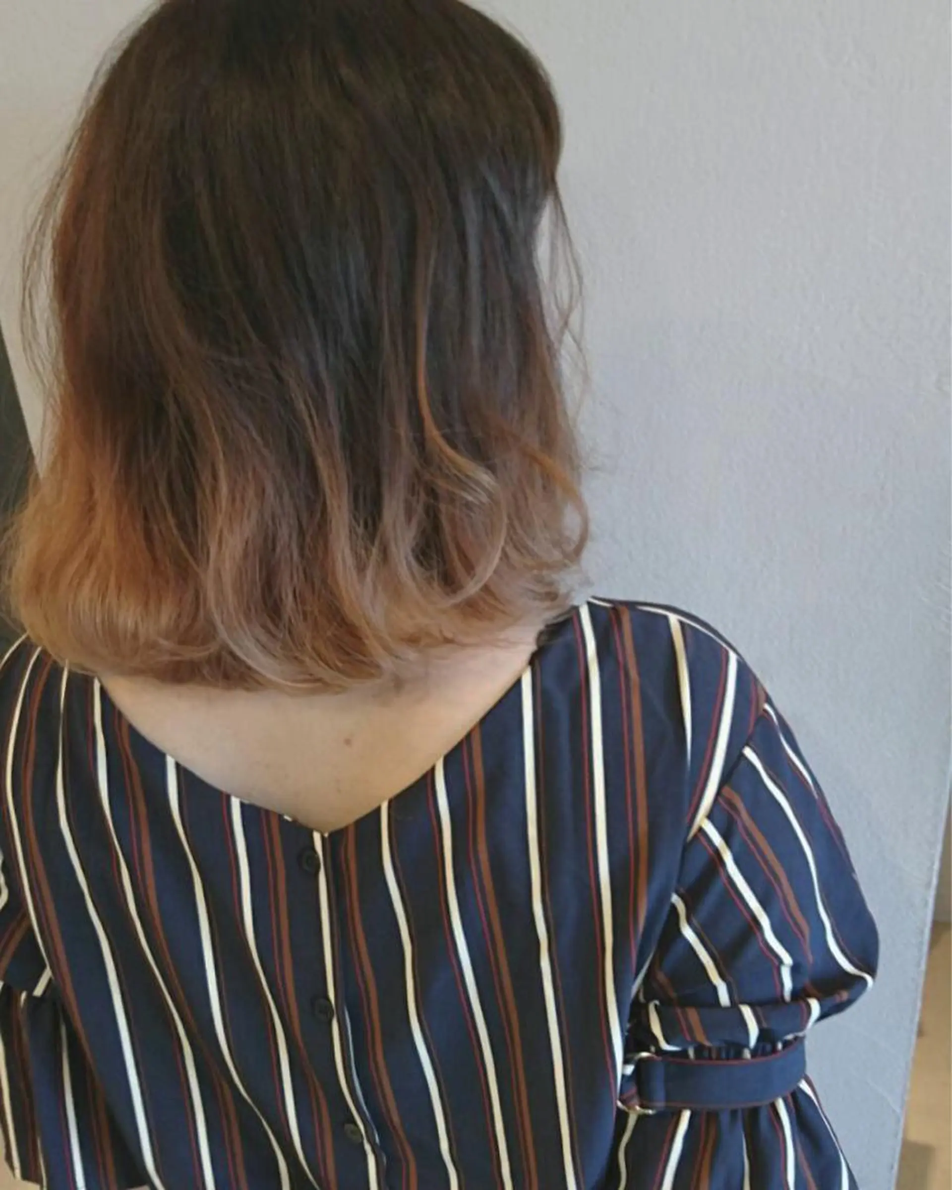 ミディアム カラー ture by gladのヘアスタイル