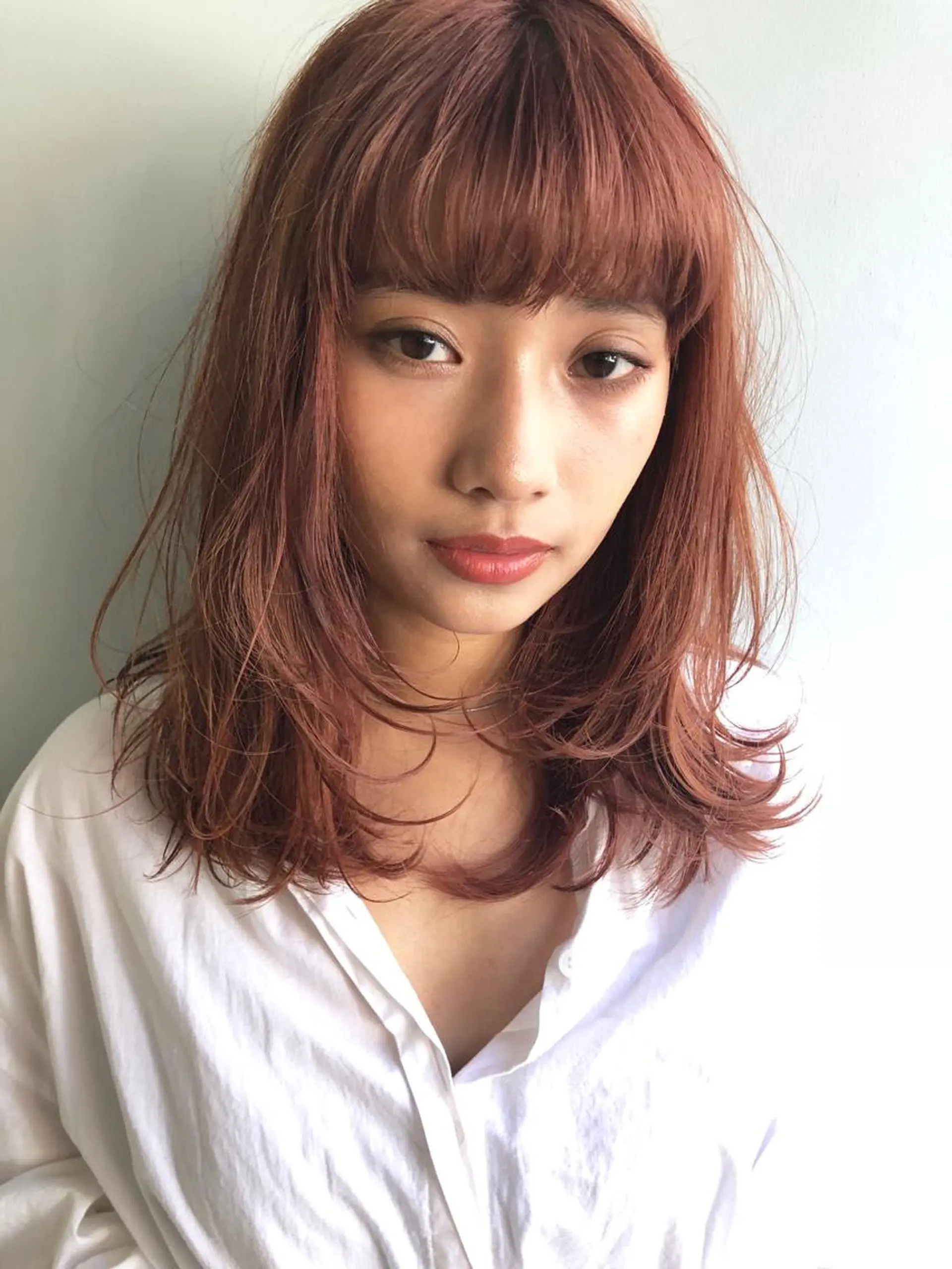 セミロング カラー パーマ ヘアアレンジ アッシュ ピンクカラー ピンクアッシュ レイヤーカット ワイドバング 酸性縮毛矯正のプロ 杉山玲介のヘアスタイル