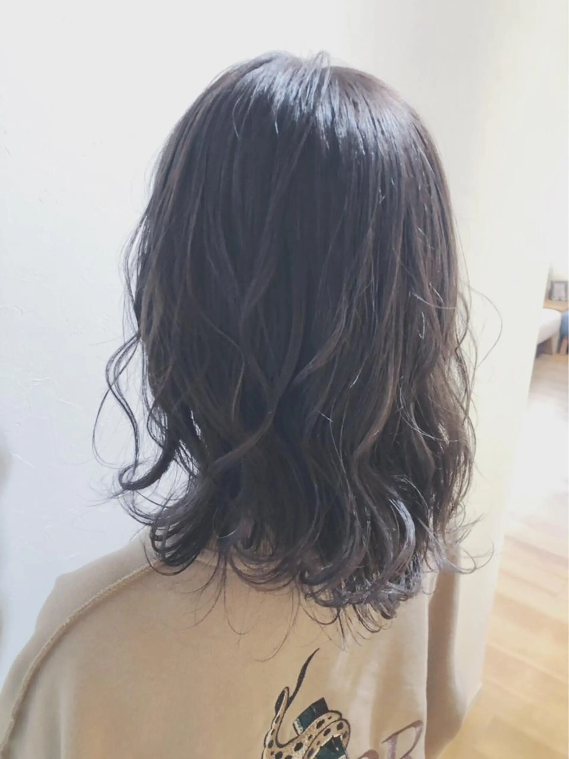 ミディアム カラー Ate by little所属・青木 梢のヘアスタイル