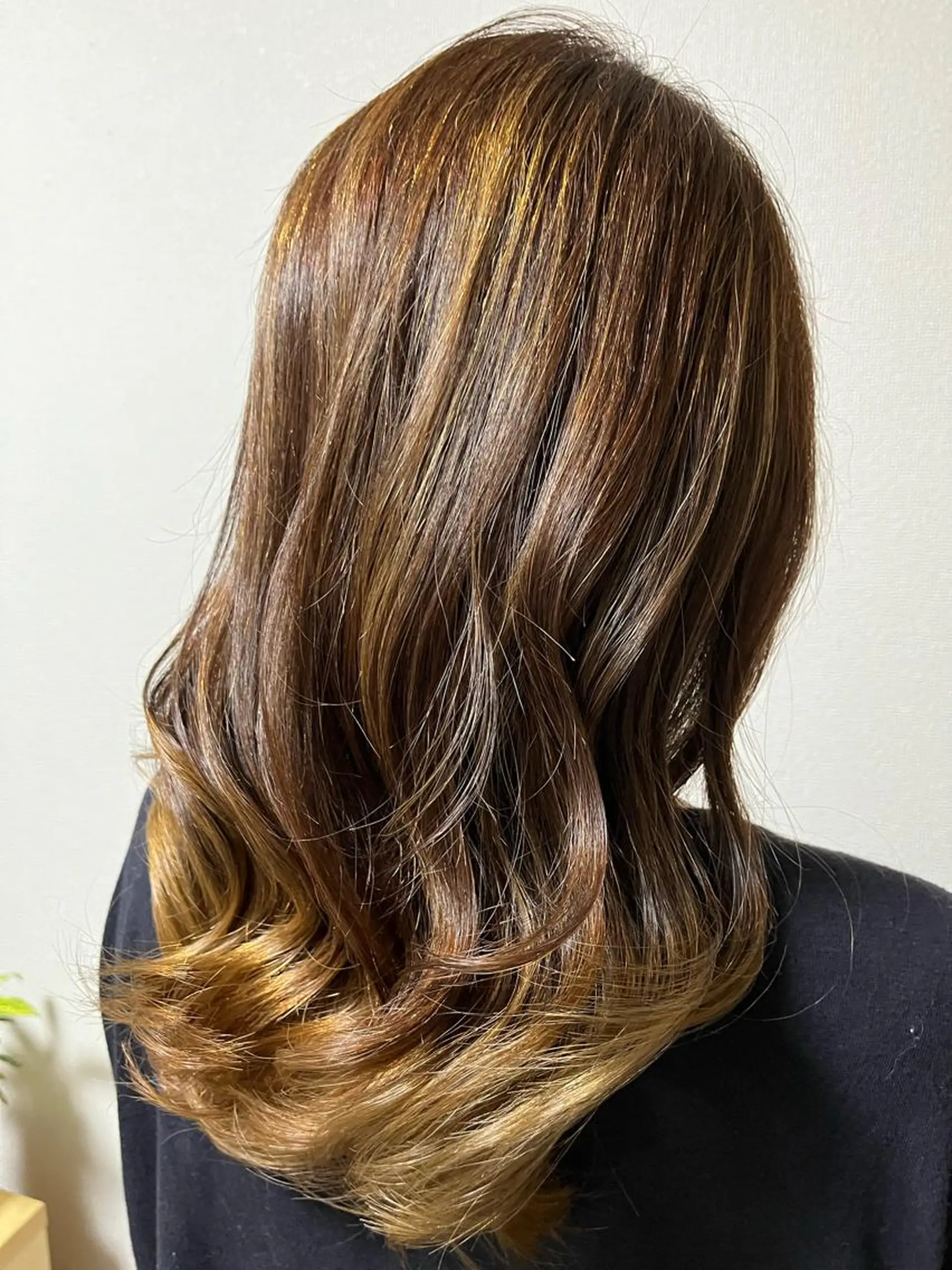 ロング カラー レイヤーカット 小田切 栄司のヘアスタイル