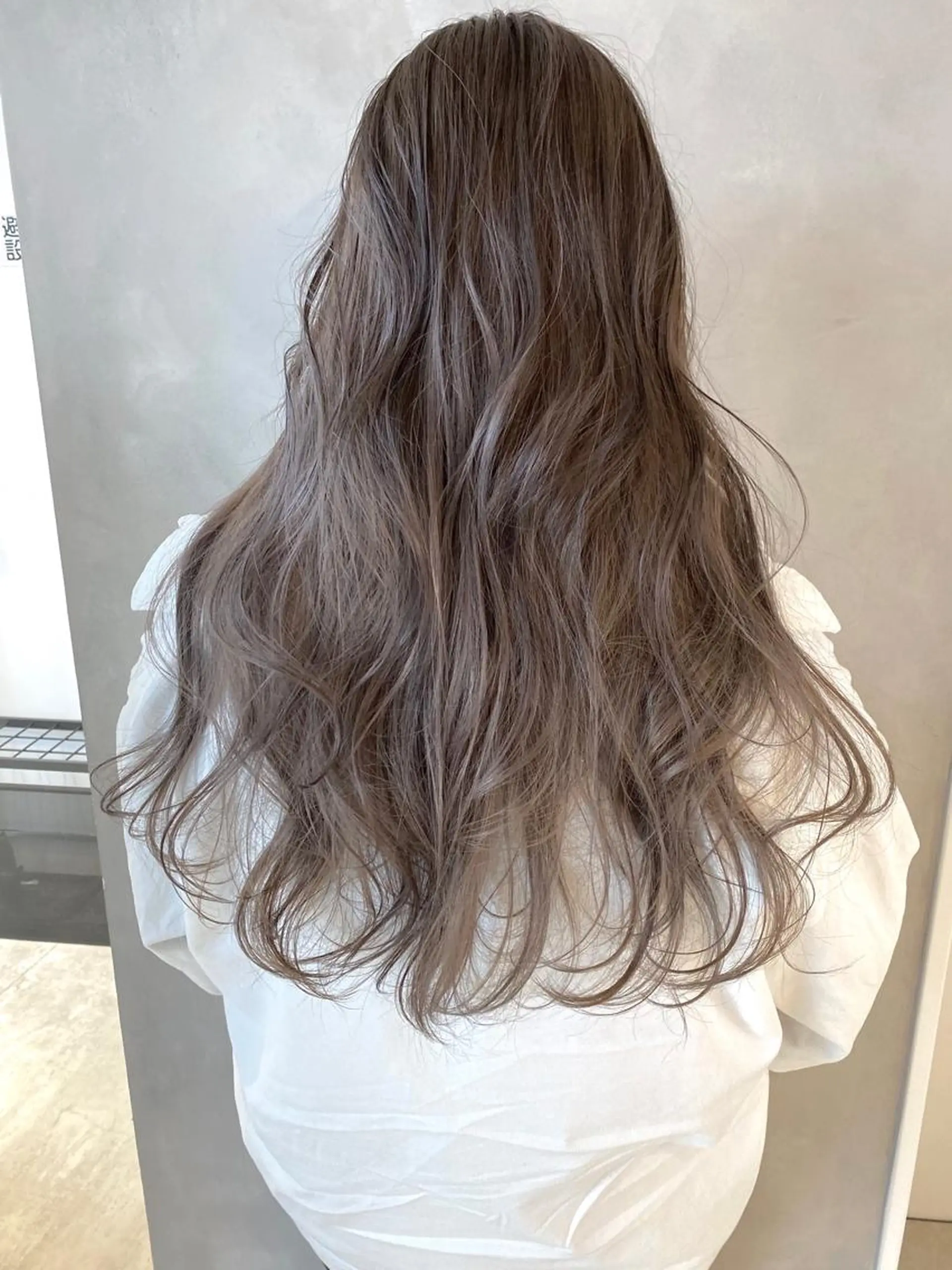 ロング カラー 艶ハイトーンブリーチ 🌈小林侑雅のヘアスタイル