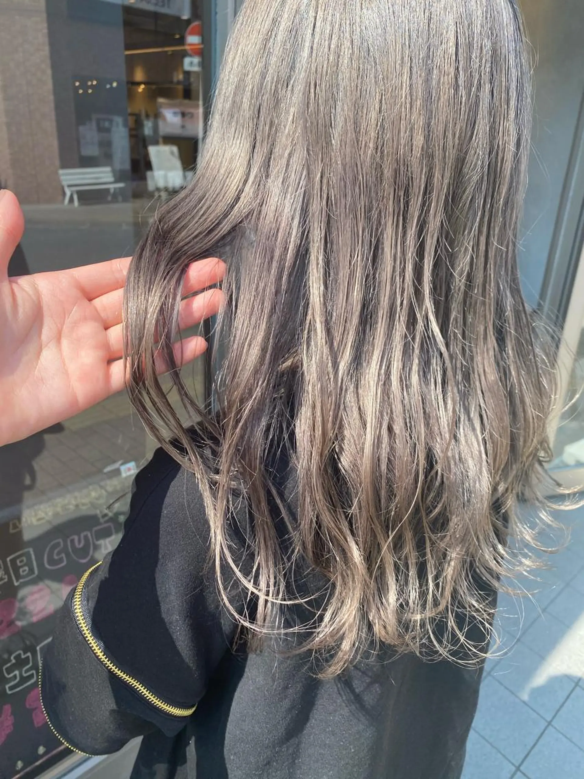 ロング カラー パーマ ヘアアレンジ 渡邊 桃香のヘアスタイル