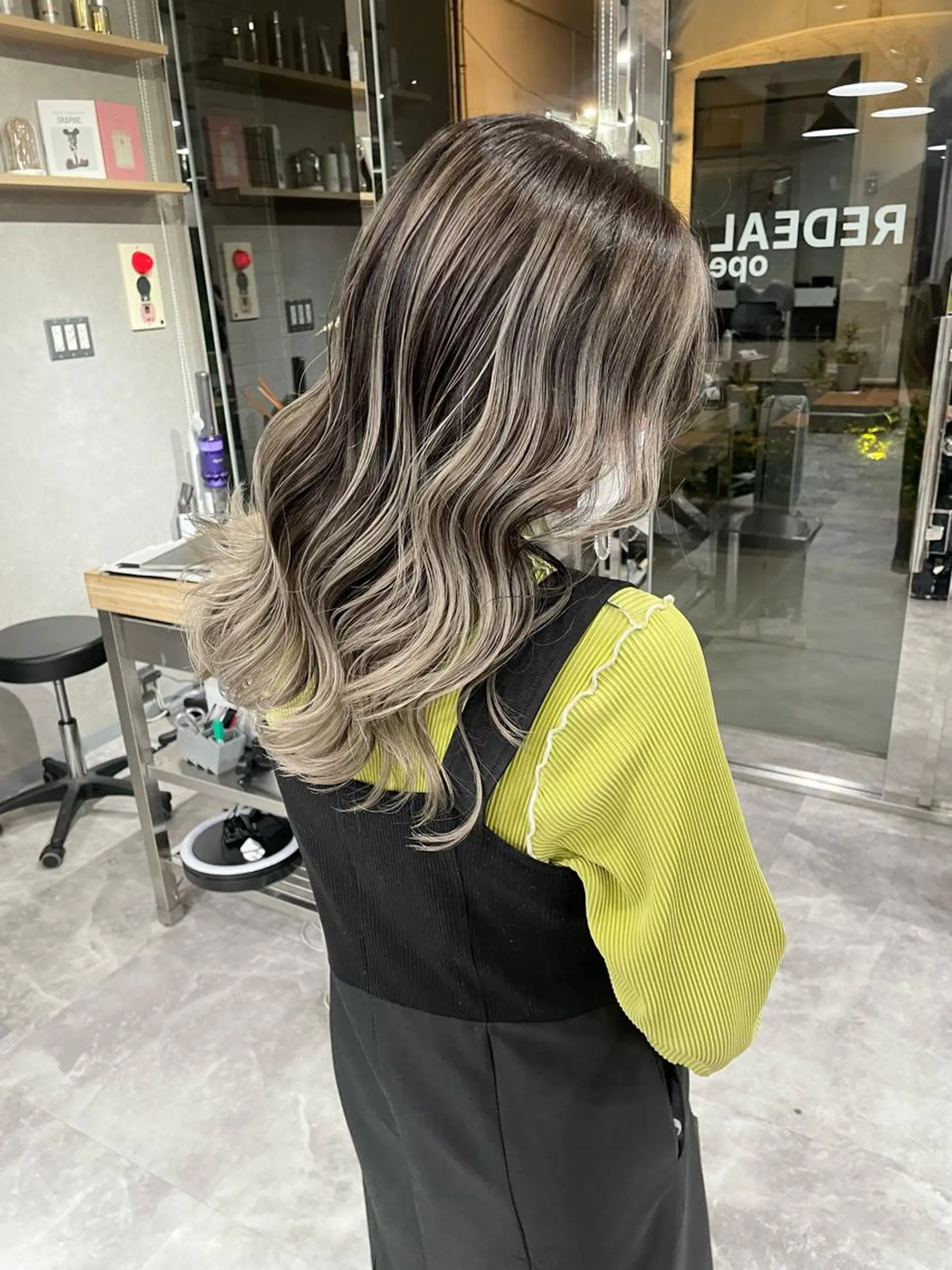 セミロング REDEAL SHIBUYA所属・maya/レイヤー カット/ミインパーマのヘアスタイル