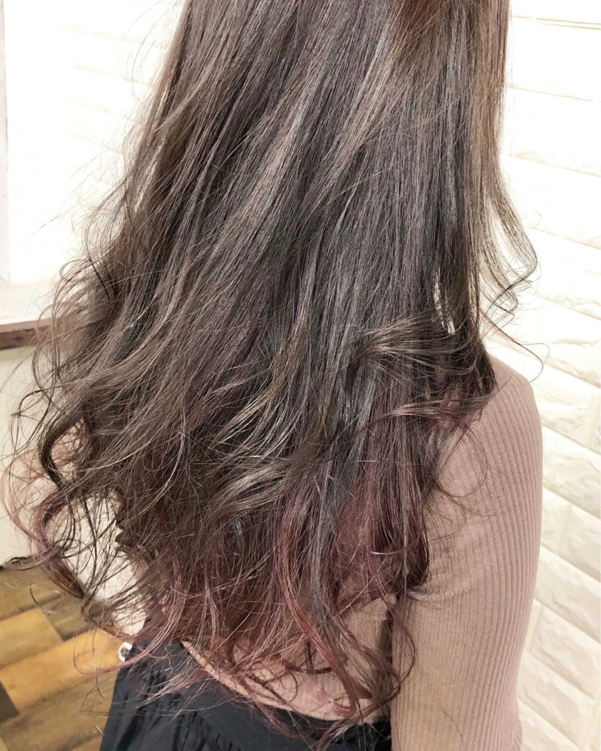 ロング カラー ピンクカラー ヘアカラー トリートメント famille所属・famille ファミーユのヘアスタイル