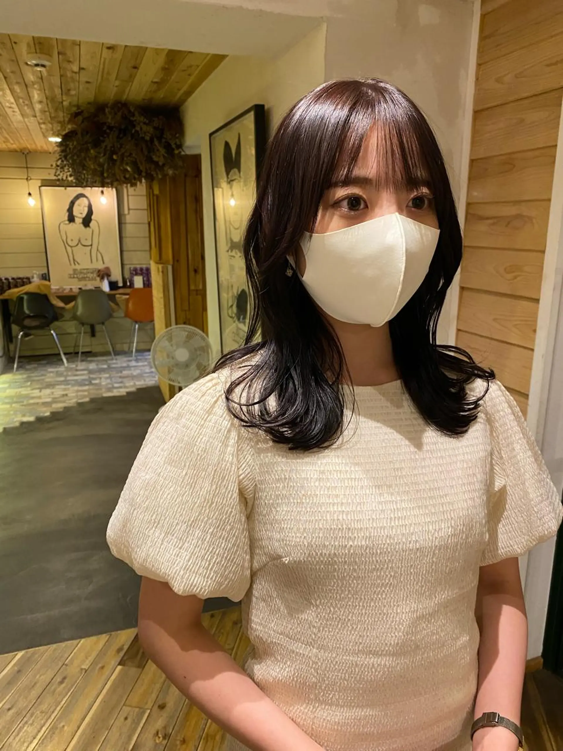 ミディアム カラー くびれヘア 吉田 光佑のヘアスタイル