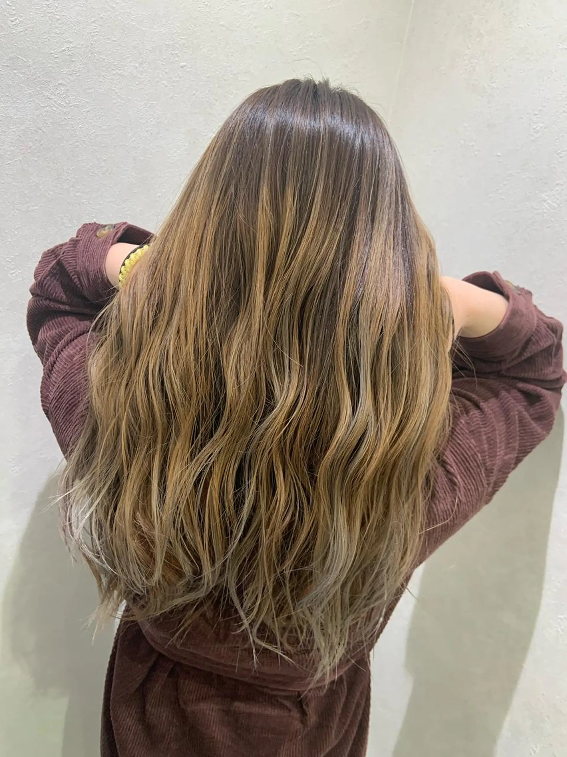 ロング カラー パーマ ヘアアレンジ ハイトーンカラー🤍 山下 優華のヘアスタイル