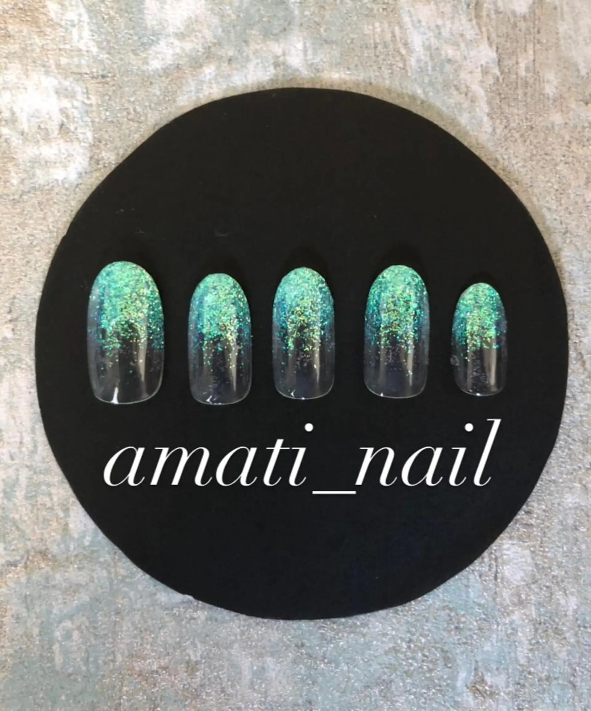 ネイル ブルー ジェルネイル グラデーション キラキラネイル ラメ(グリッター) amati_nail TAKAKOのネイルデザイン