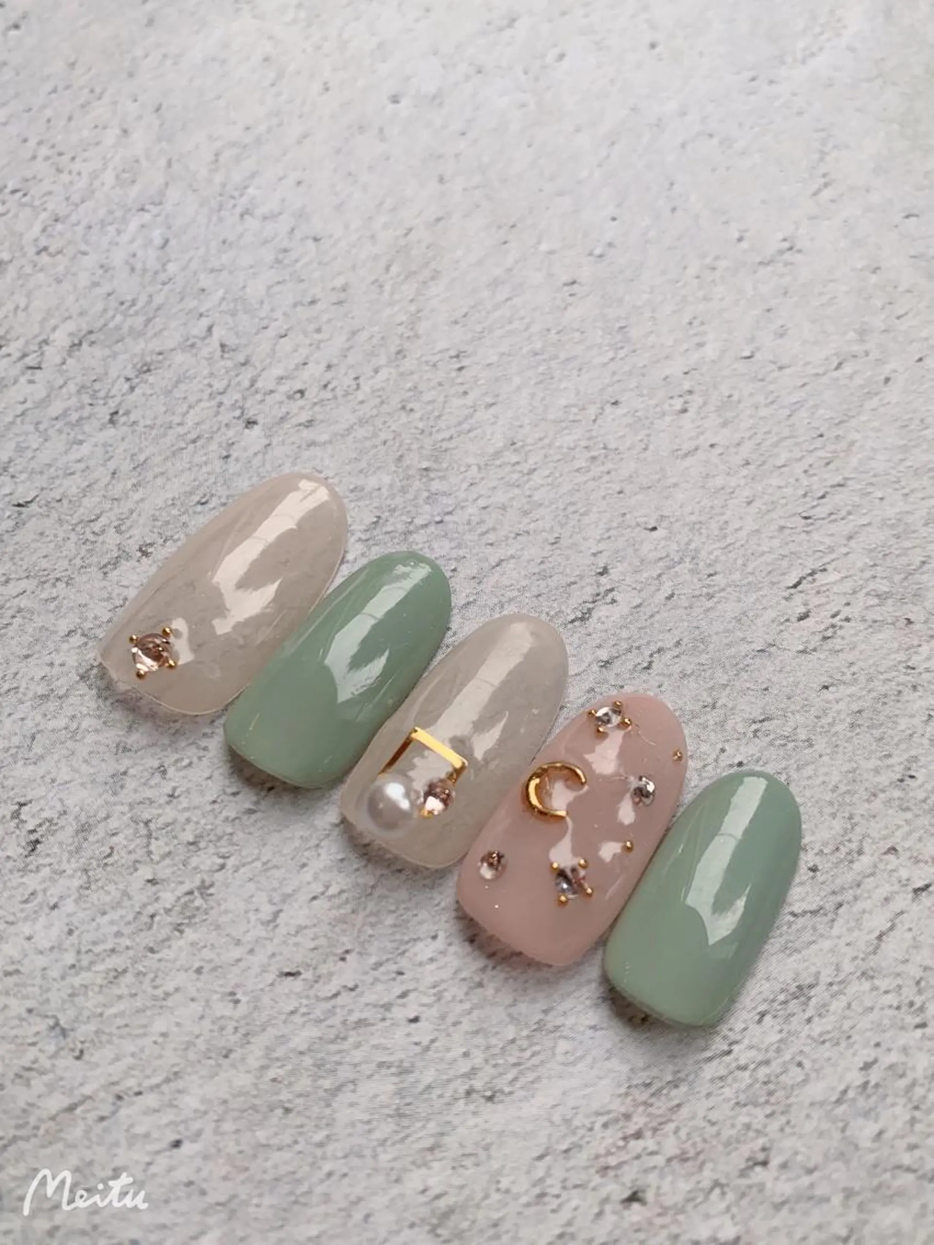 ネイル nail atelier  new moon所属・森 貴子のネイルデザイン