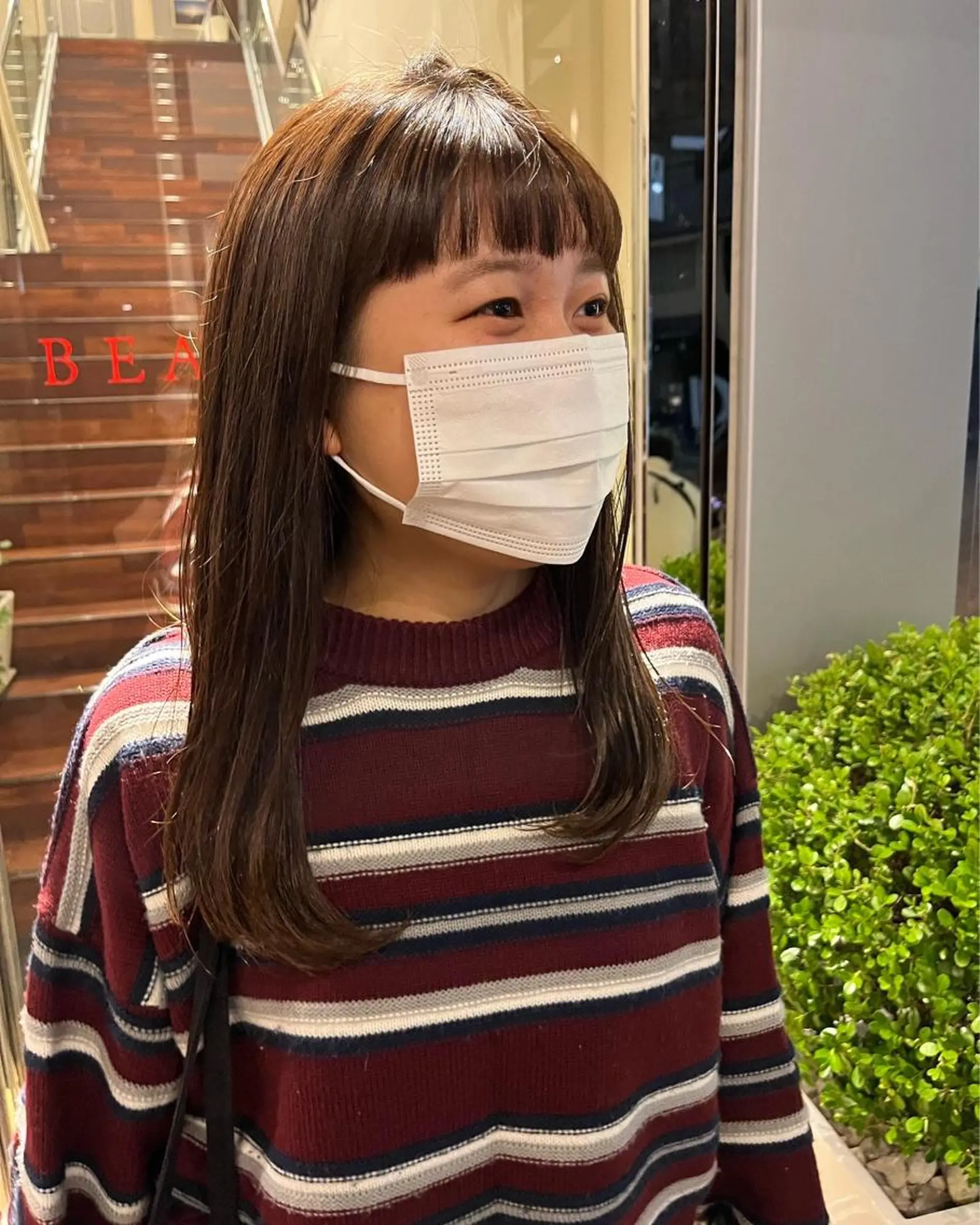 セミロング ｼｮｰﾄｶｯﾄ 梅田 山下　すみれのヘアスタイル