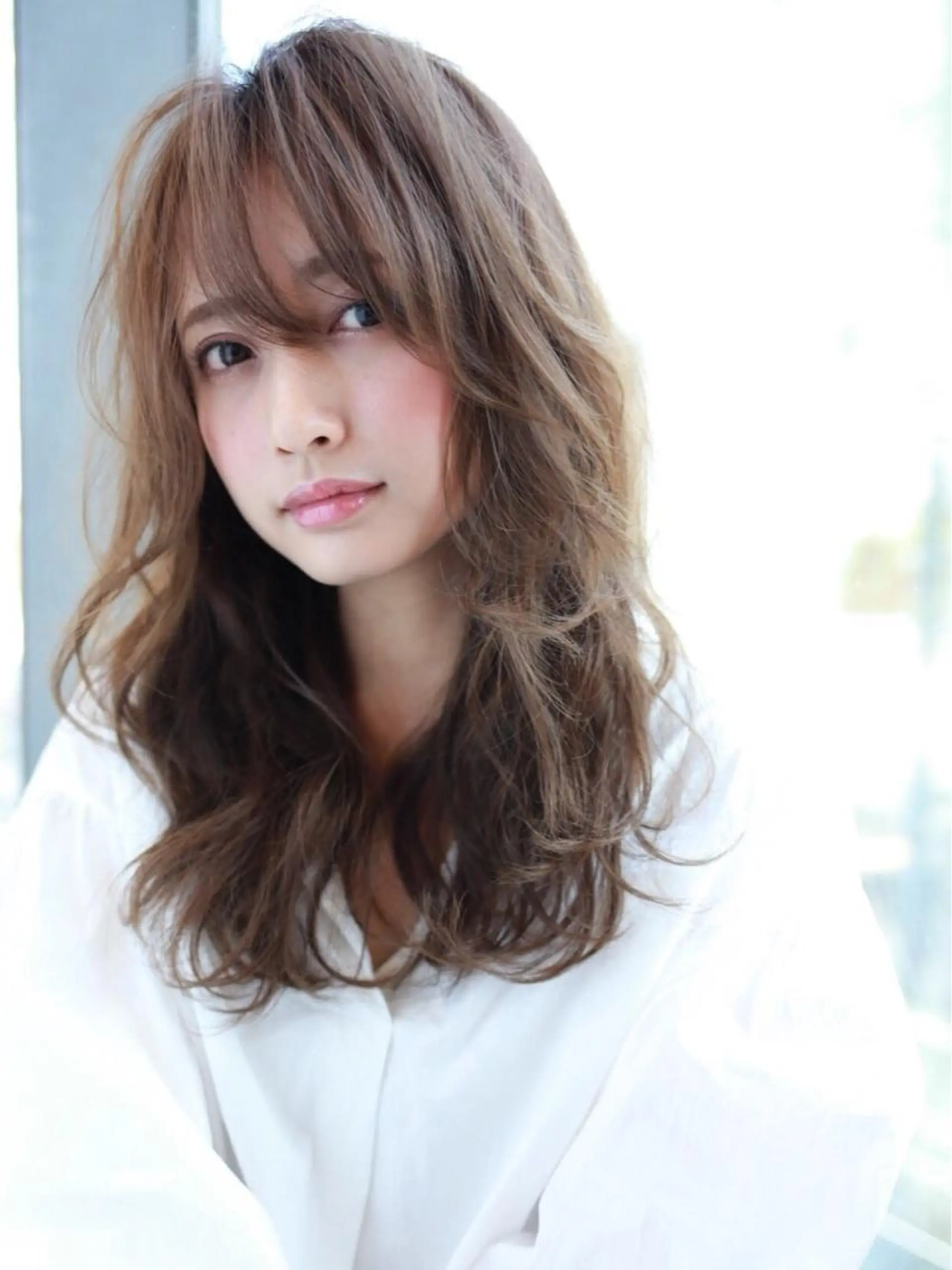 ロング カラー パーマ neolive emのヘアスタイル