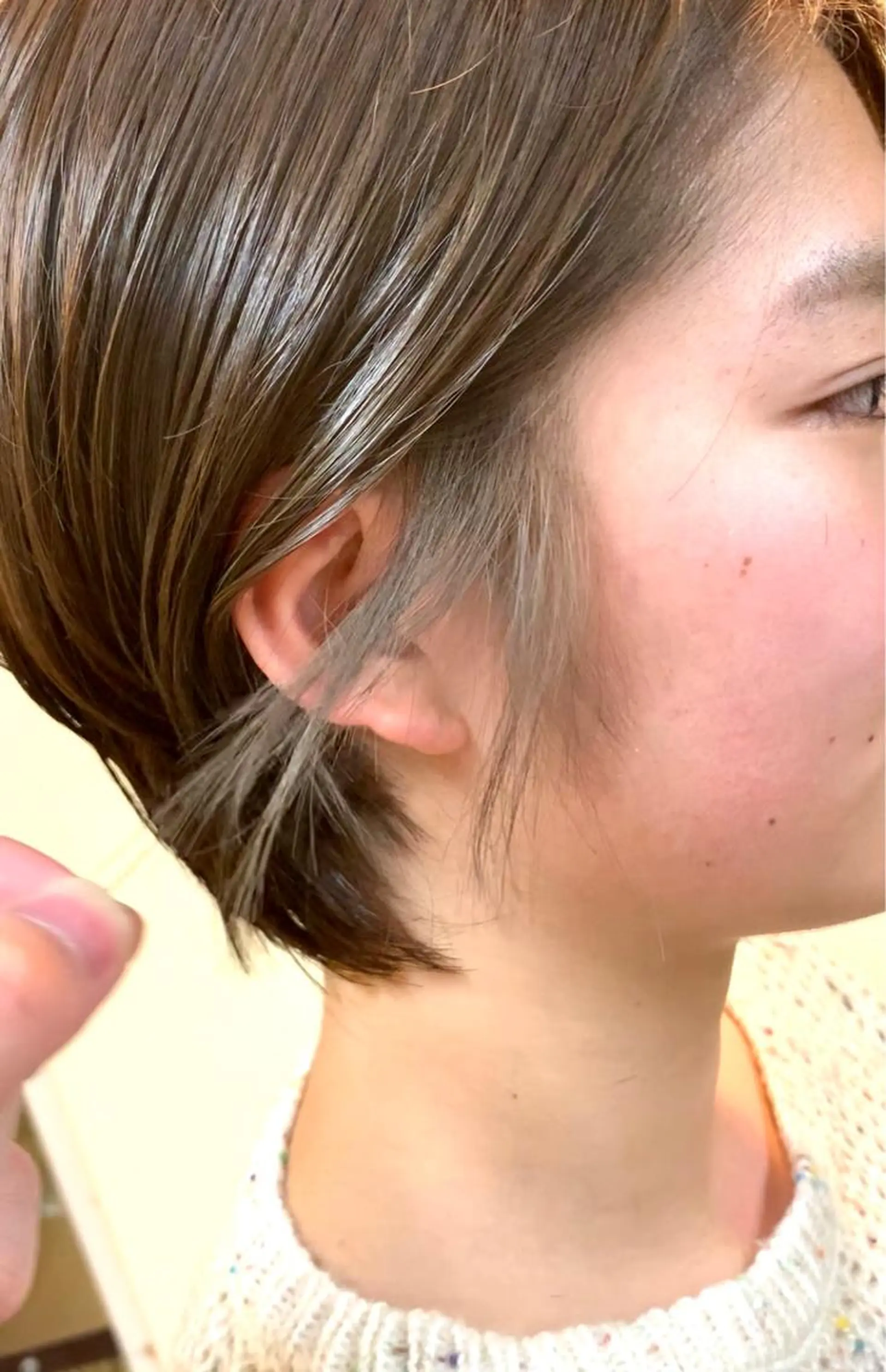 カラー ヨシミ カズヤのヘアスタイル