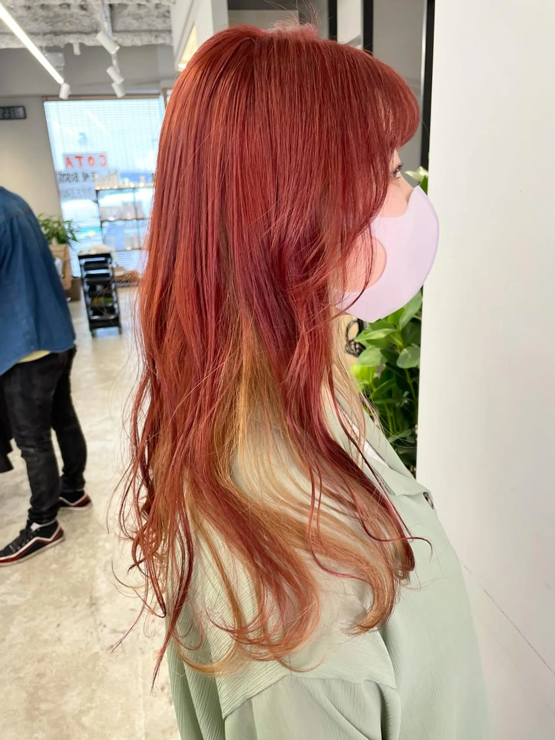 ロング SAEKI【ior 】北千住店ブリーチのヘアスタイル