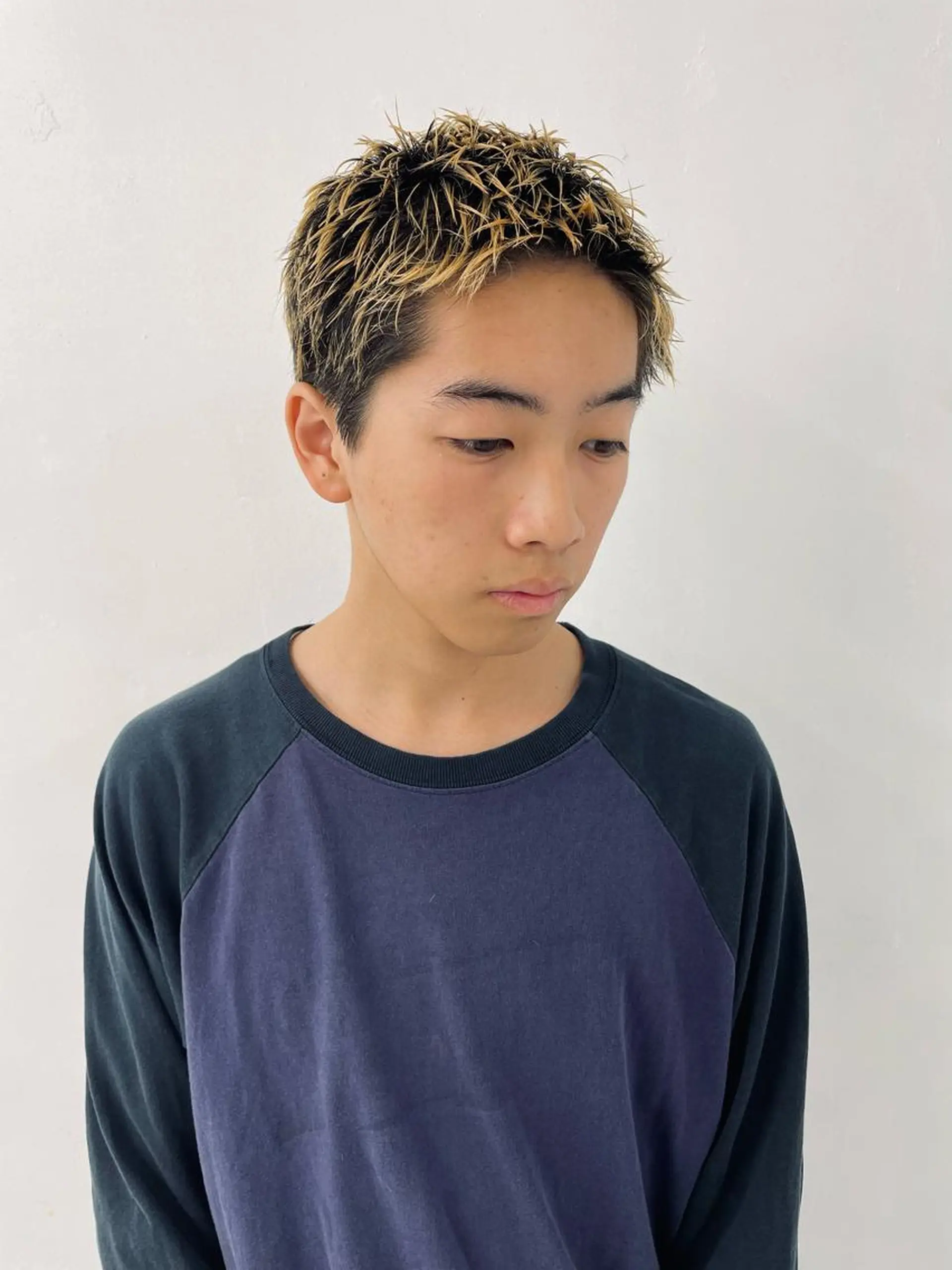 カラー メンズ スパイキーパーマ 柏NO1 藤本葉のヘアスタイル