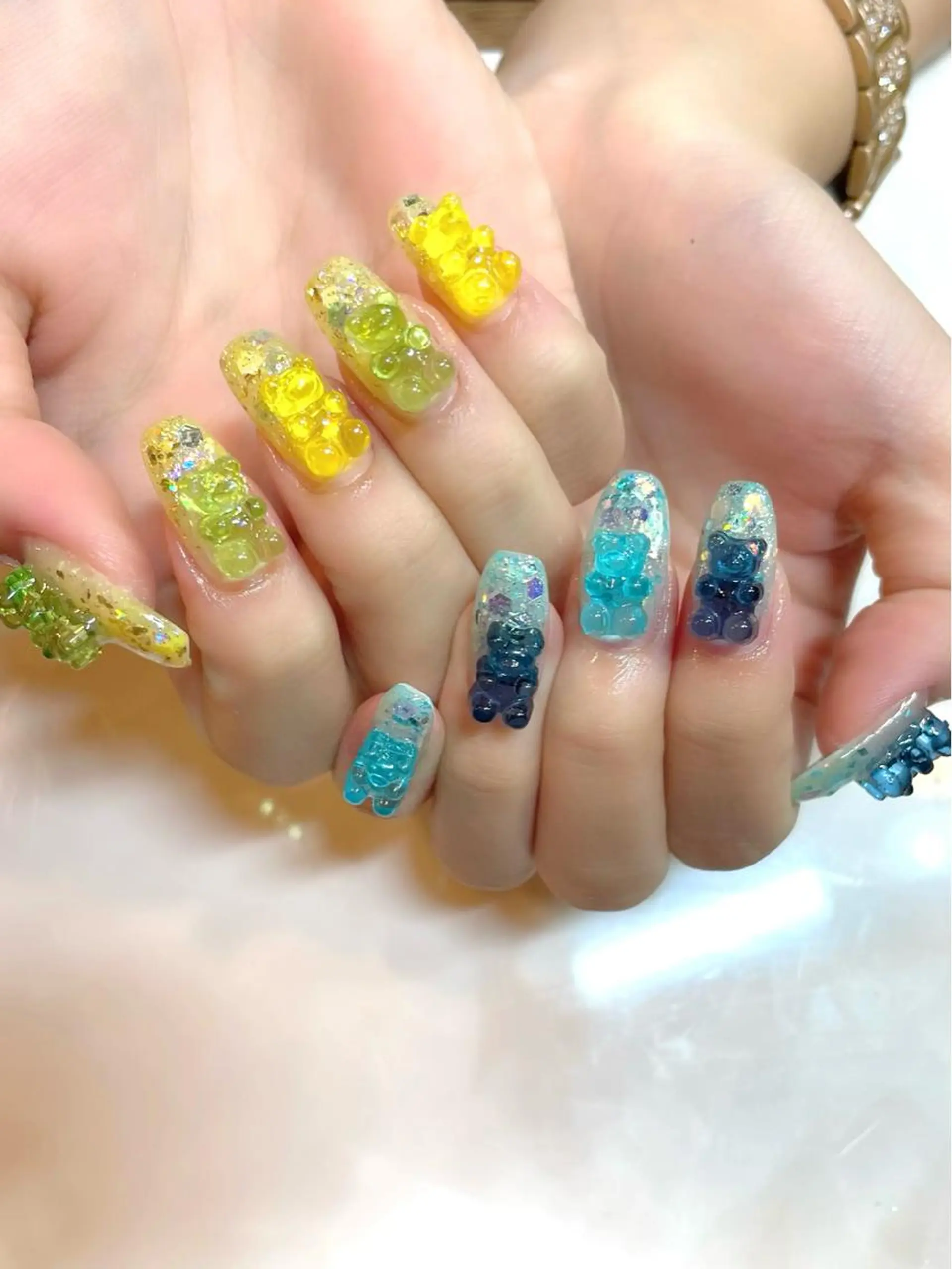 ネイル グラデーション ホログラムネイル キラキラネイル ラメ(グリッター) ラメグラデーション PRIMO🐈🌱 マツパ/黒ティントのマツエク・マツパデザイン