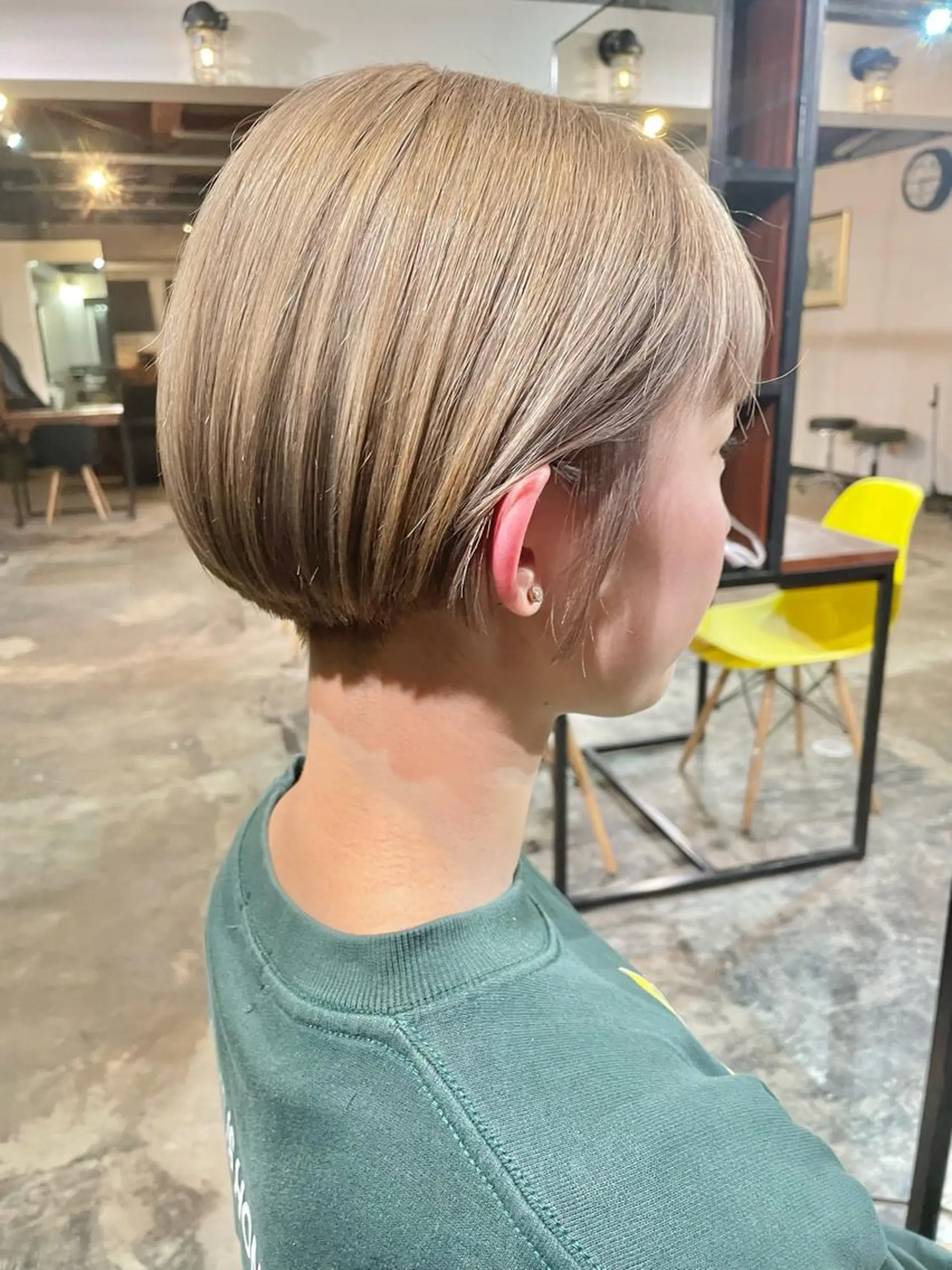 ショート カラー ベージュカラー イヤリングカラー インナーカラー ボブ ボブインナー La fith hair ray所属・メンズ/パーマ/ ブリーチ/KAITOのヘアスタイル