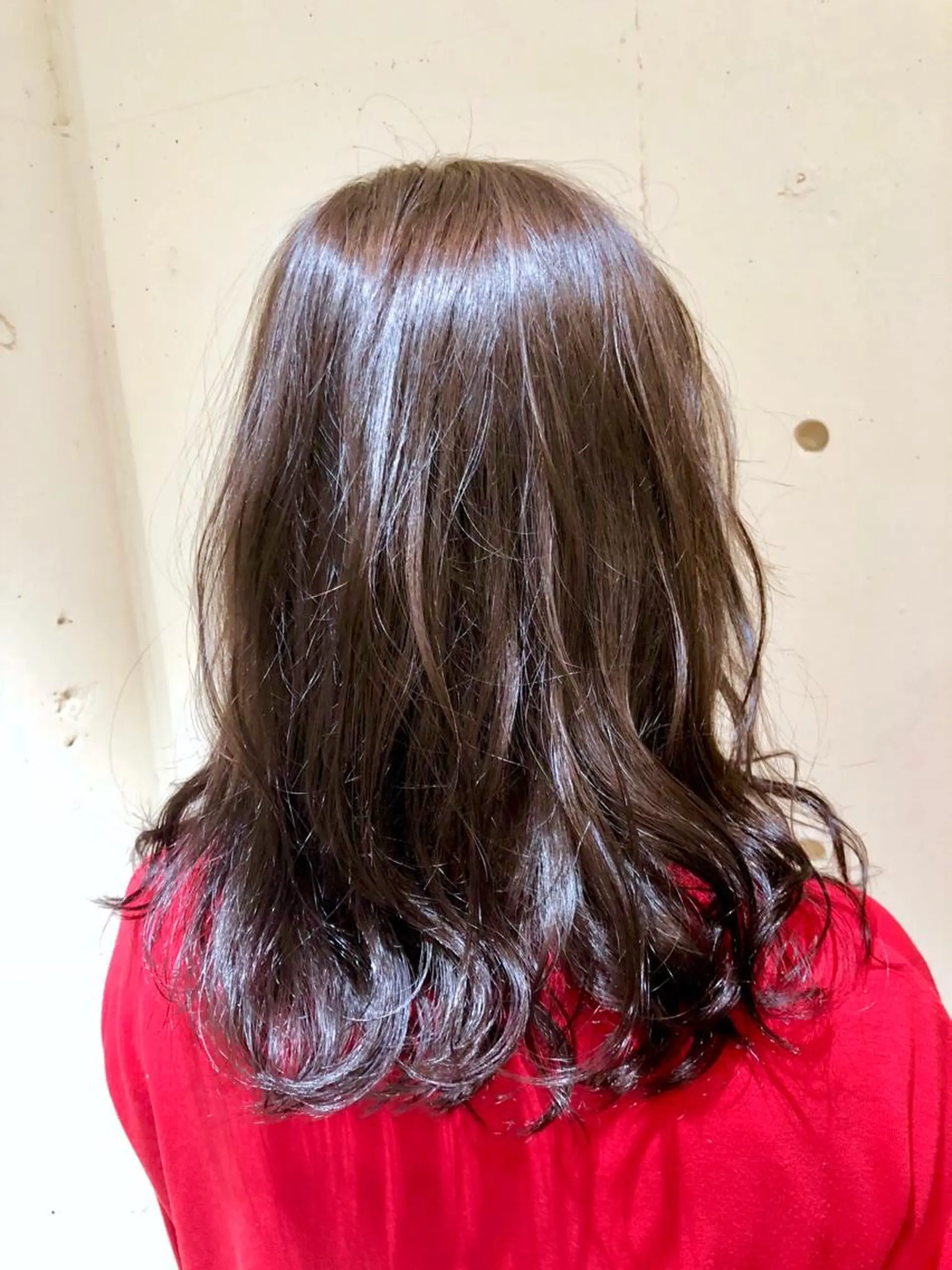 ミディアム カラー パーマ ヘアアレンジ ミディアムパーマ バレイヤージュ 黒髪 ブラウンカラー 透明感カラー 【ツヤ髪美容師】 ツダケイスケのヘアスタイル