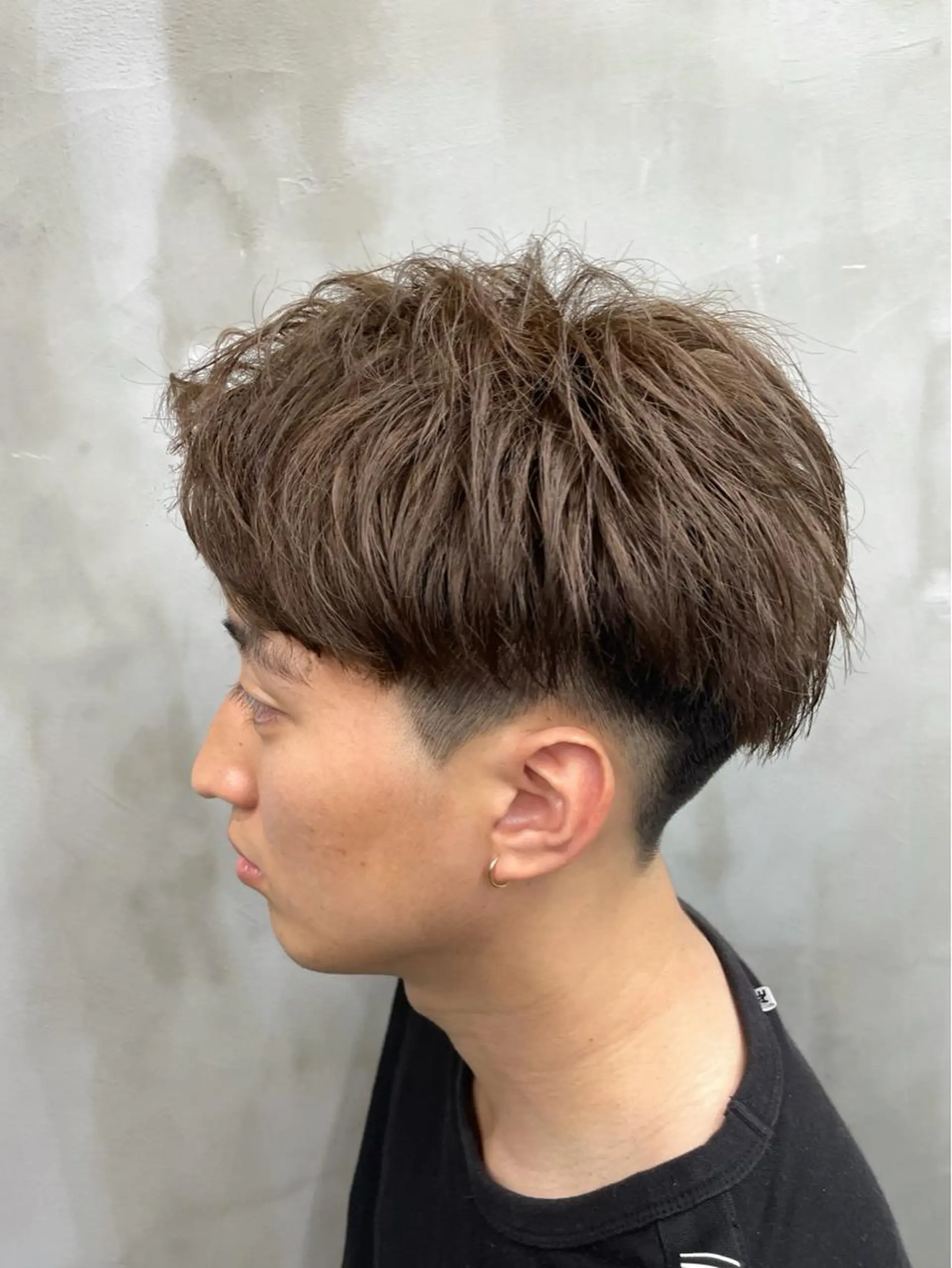 ショート カラー メンズ メンズブリーチ アッシュ アッシュブラウン ブリーチ ブラウンカラー 韓国メンズヘア SENSE渋谷【センス】宇田川交番前所属・メンズサロン代表 曲がる縮毛矯正のヘアスタイル