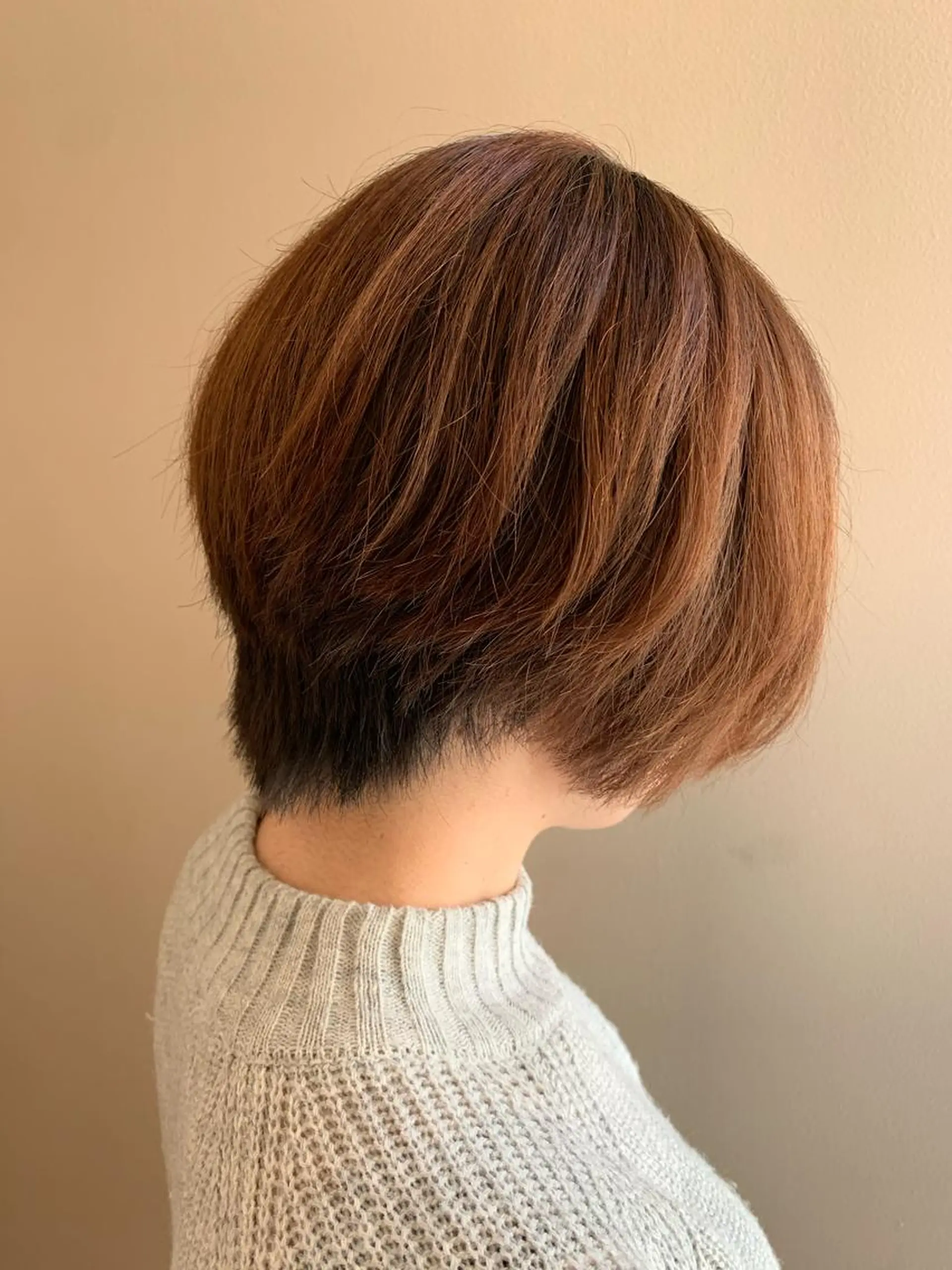 ショート カット 顔まわりカット✄ ベージュカラー🧸のヘアスタイル