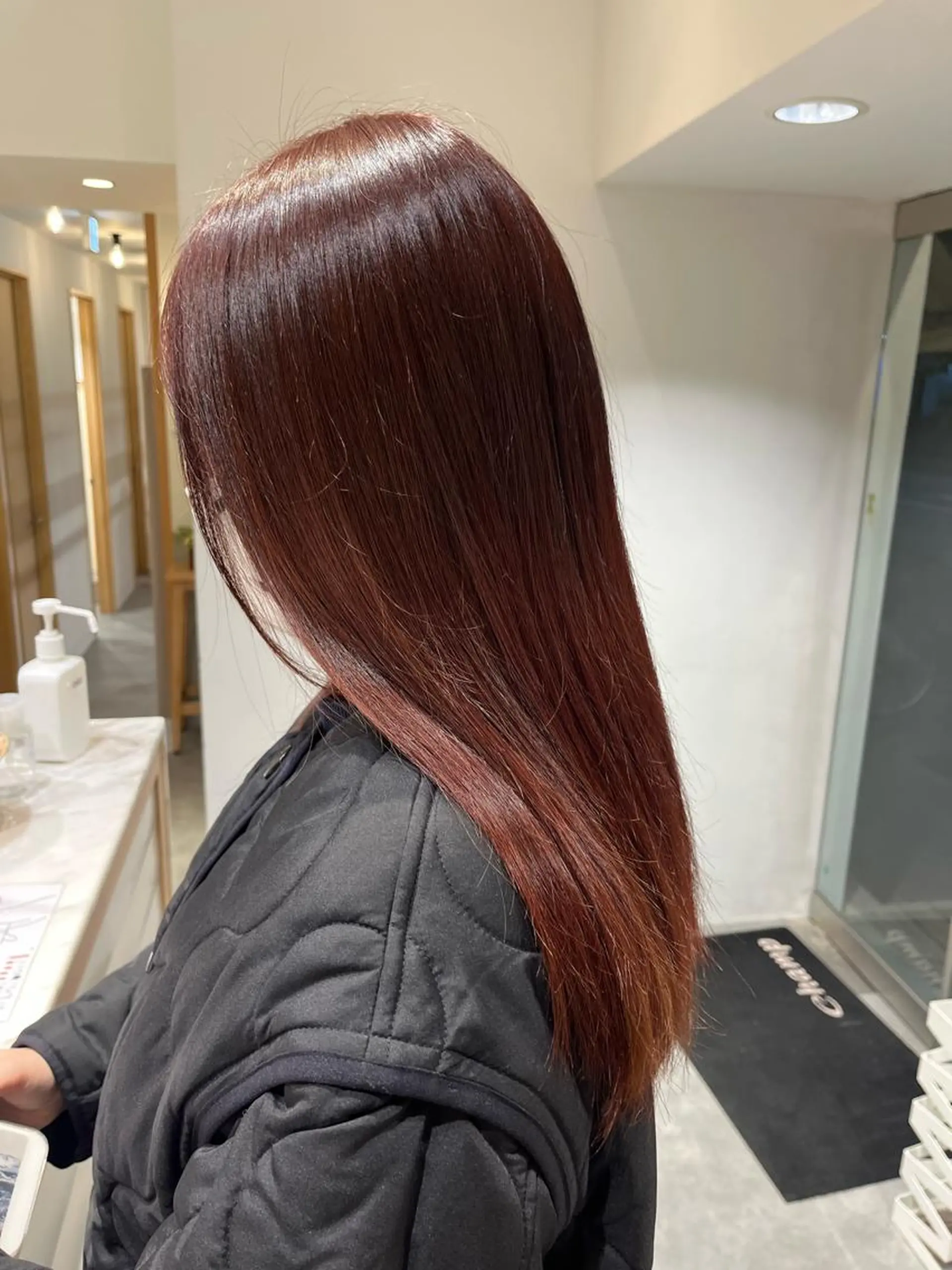 セミロング カラー ダブルカラー レッドカラー 西田 歩果のヘアスタイル