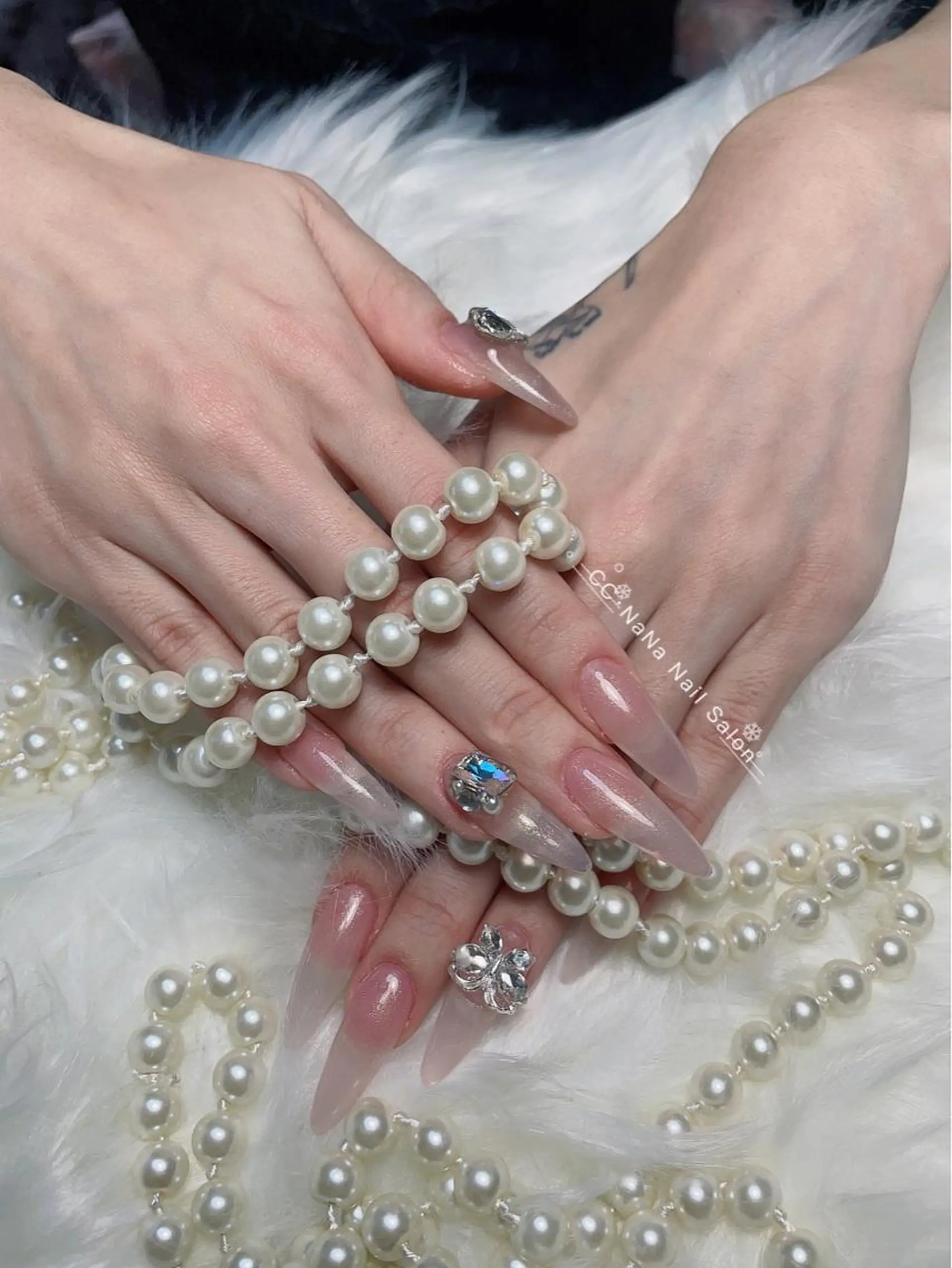 ネイル チークネイル フラッシュネイル ハート キラキラネイル 韓国ネイル 💎CC・NaNa 韓国風ネイル🌙Cのネイルデザイン