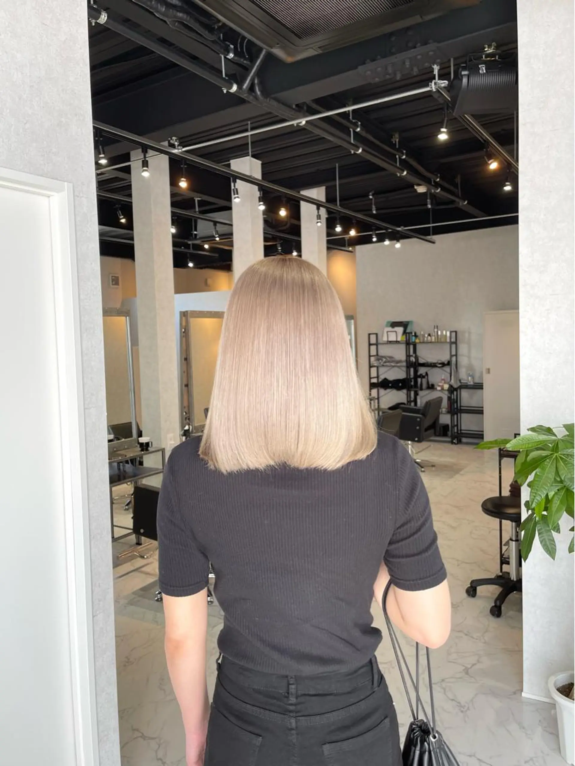 ミディアム カラー ヘアアレンジ バレイヤージュ デザインカラー ハイライトカラー 外国人風カラー ハイライト カット ヘアカラー トリートメント アンドウ ユウ/ レイヤーカット/韓国のヘアスタイル