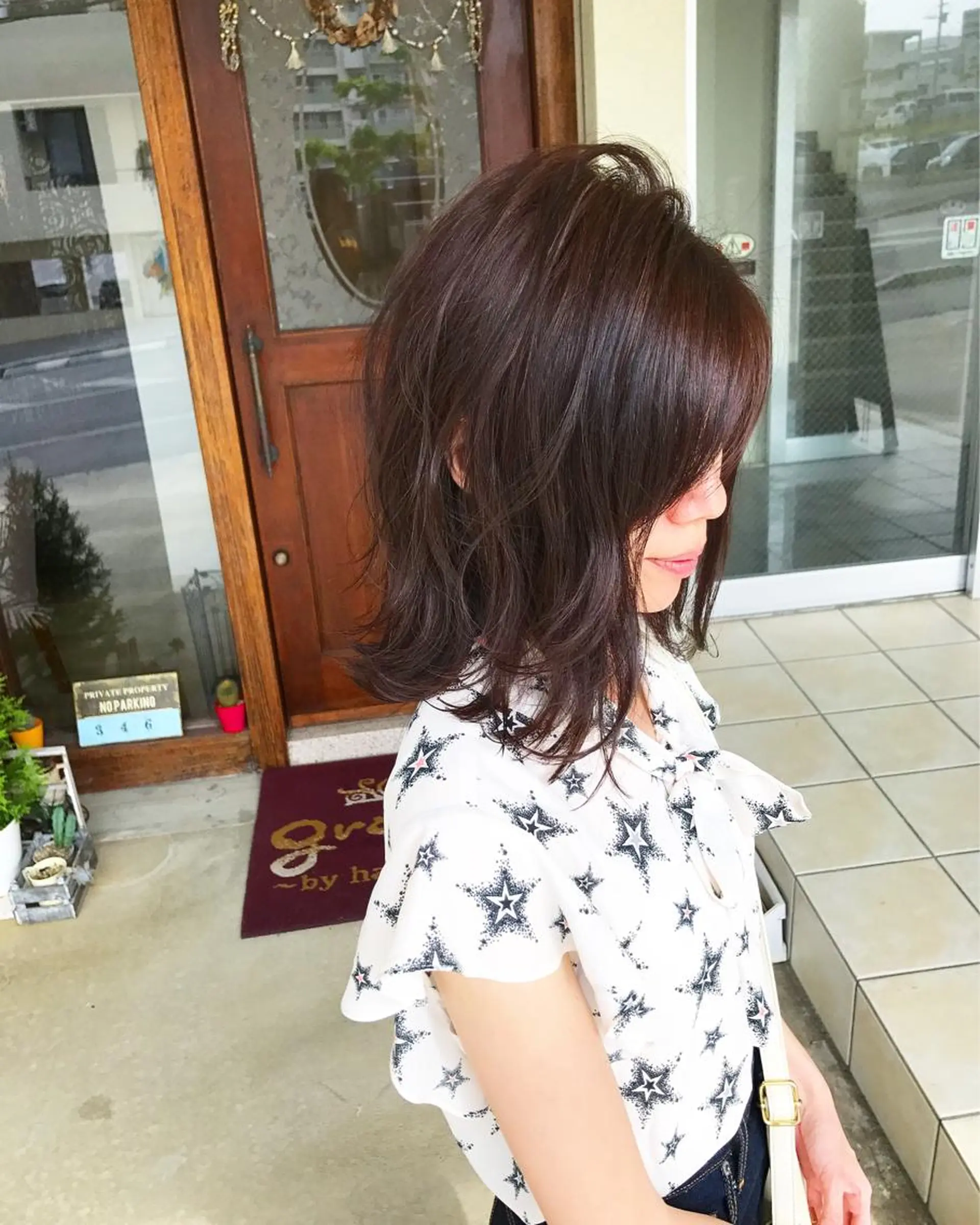 ミディアム カラー パーマ グレージュ パープルカラー パープルグレージュ カット ヘアカラー grand juteのヘアスタイル
