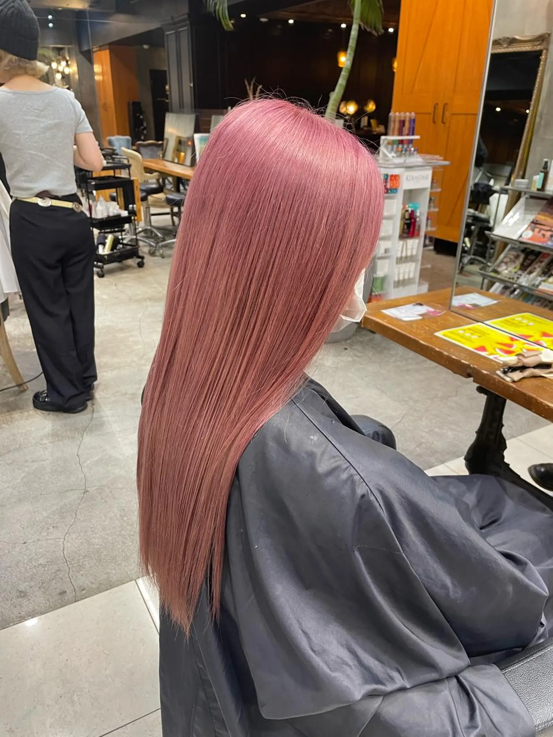 ロング カラー 🦋透明感カラー /ケアブリーチ🦋のヘアスタイル