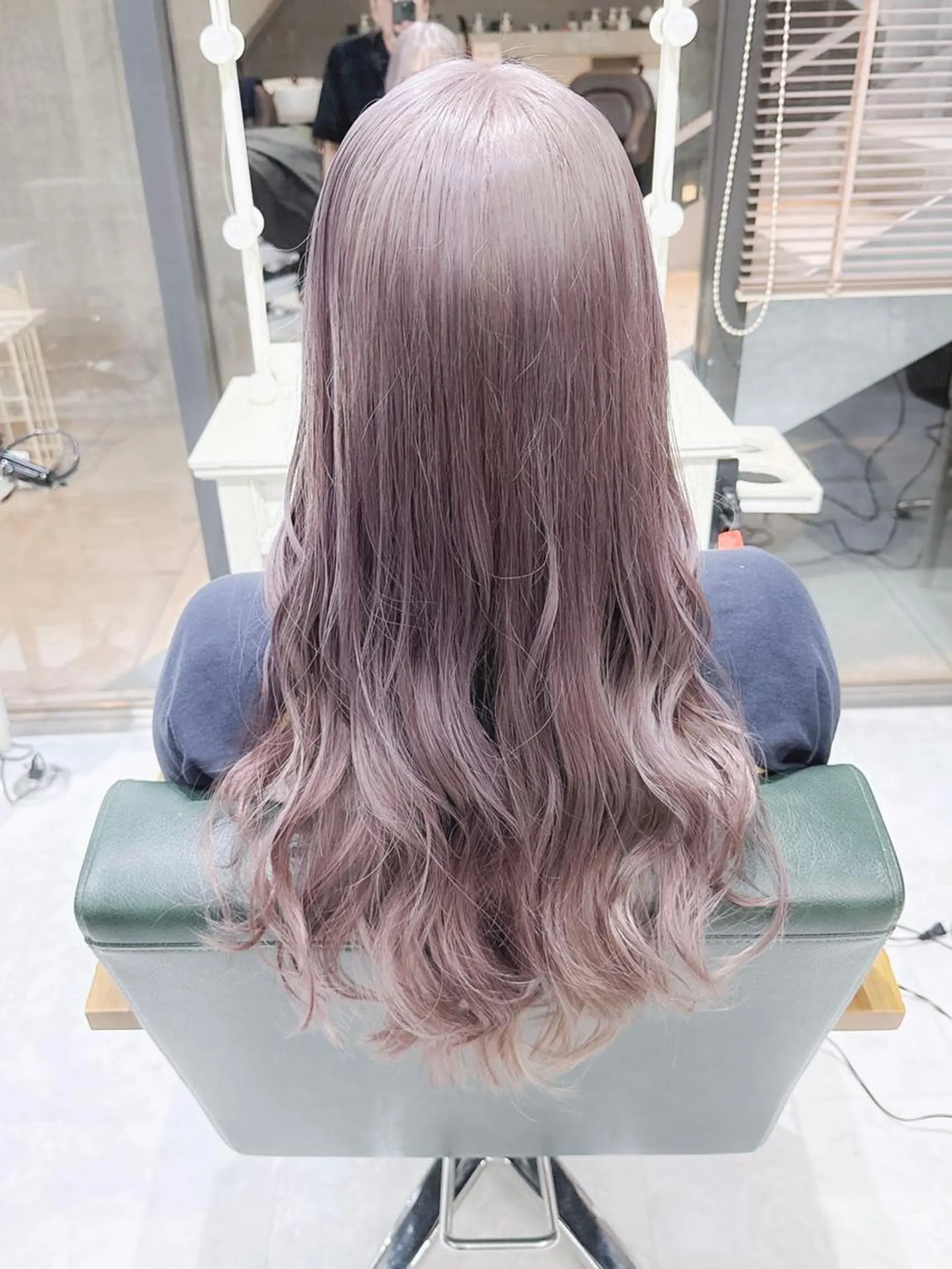 ロング ヘアアレンジ カラー アッシュ ベージュカラー ラベンダーカラー ラベンダーアッシュ Days 透明感カラーのヘアスタイル