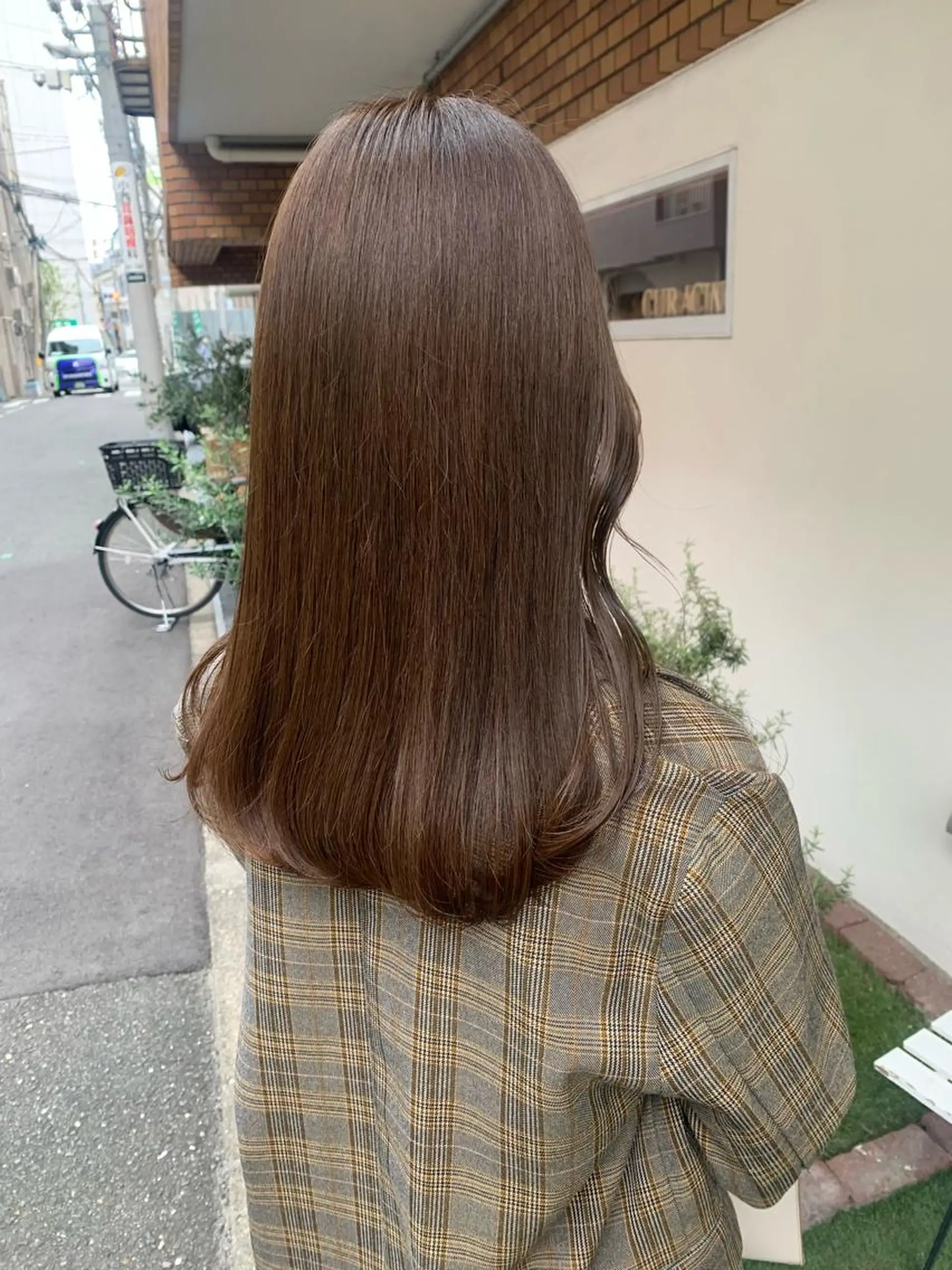 セミロング カラー ブリーチ ブリーチなしカラー 田中 優衣のヘアスタイル